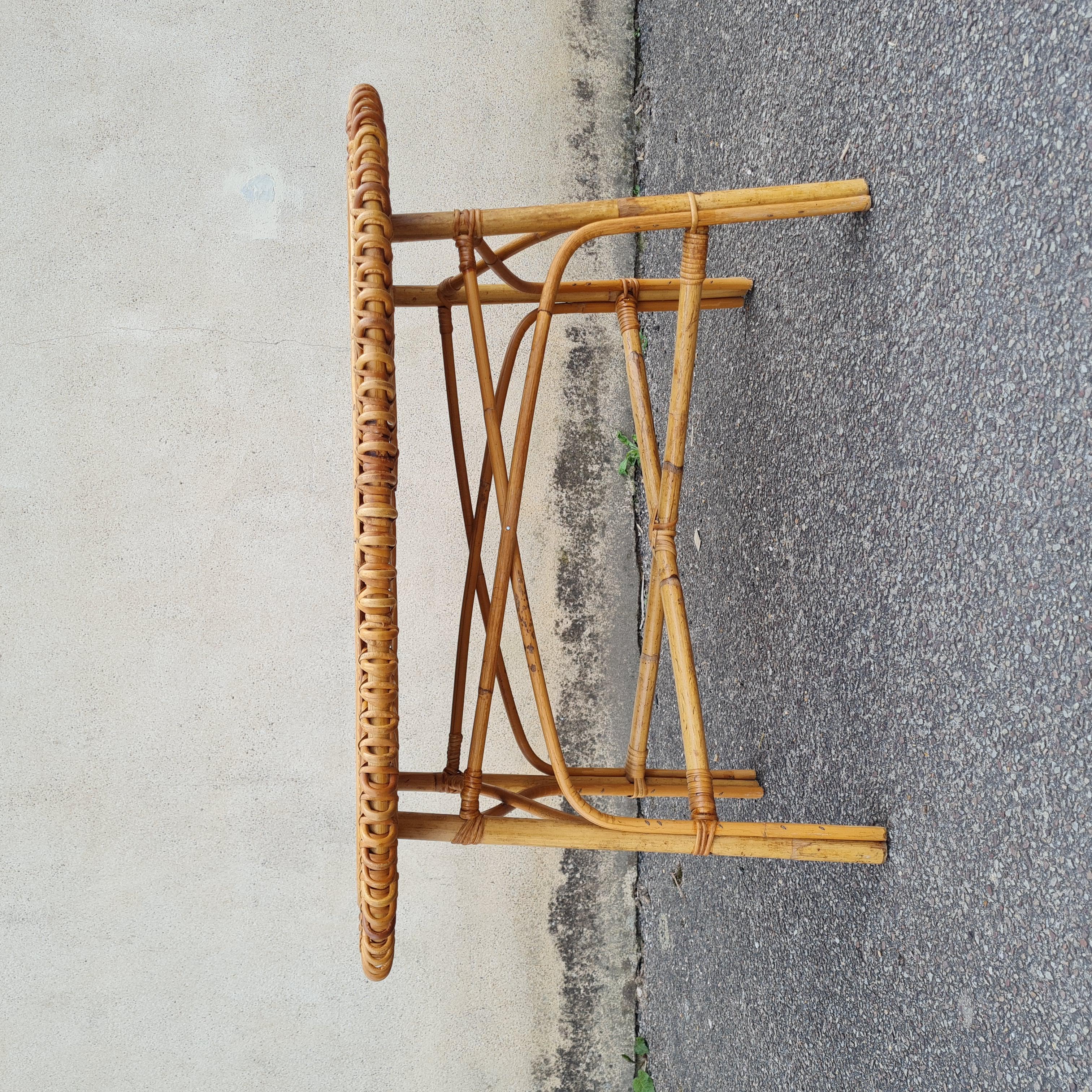 Table basse en rotin années 50