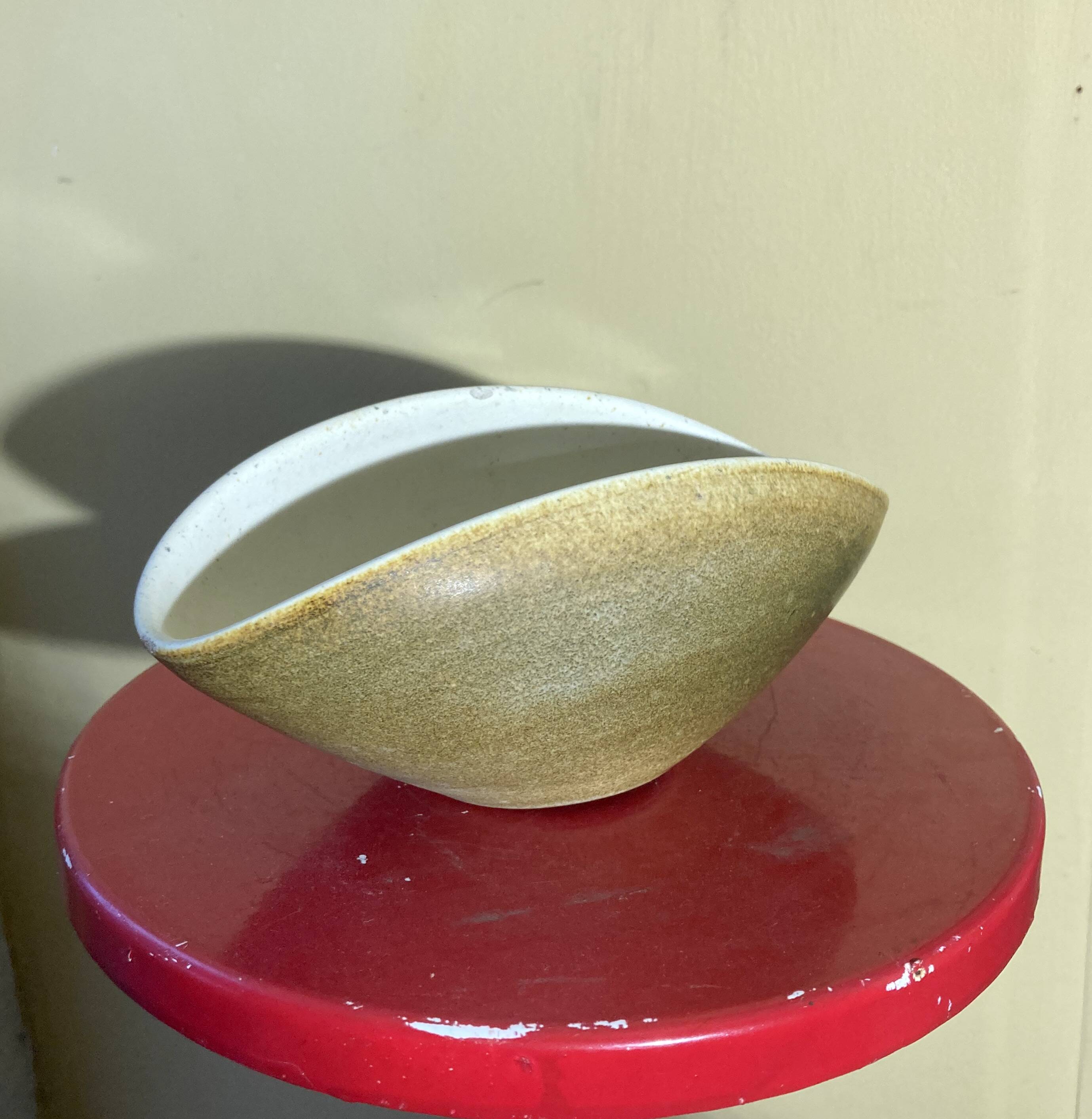 Greyish yellow bowl by Suzanne Ramié (1905-1974) and Atelier Madoura (XX) Bowl -Madoura