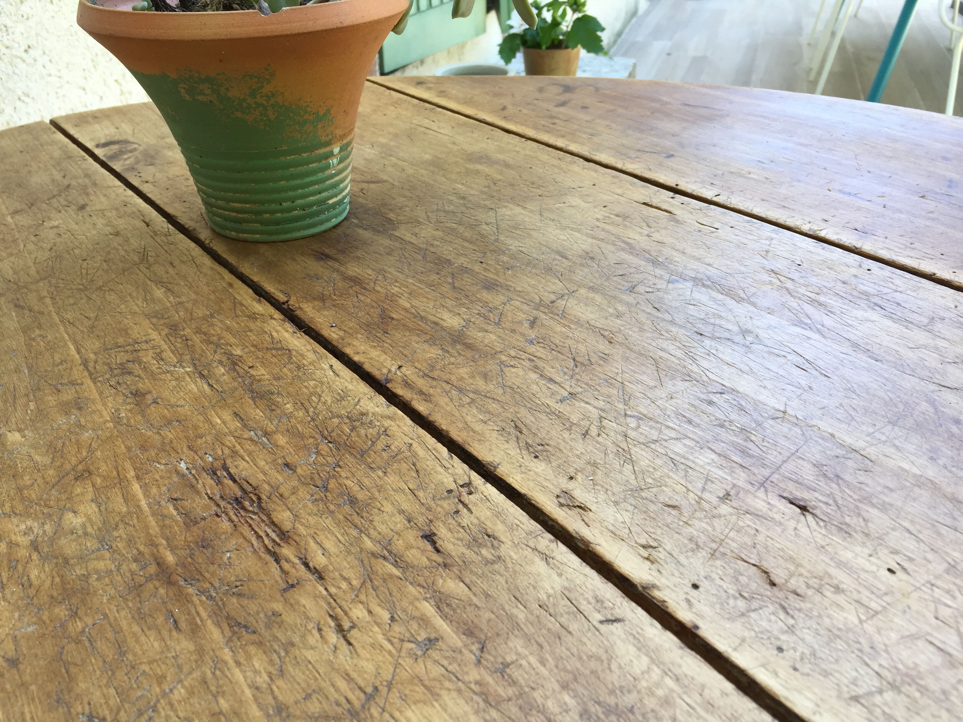 Round table at 2 vintage wood rabats