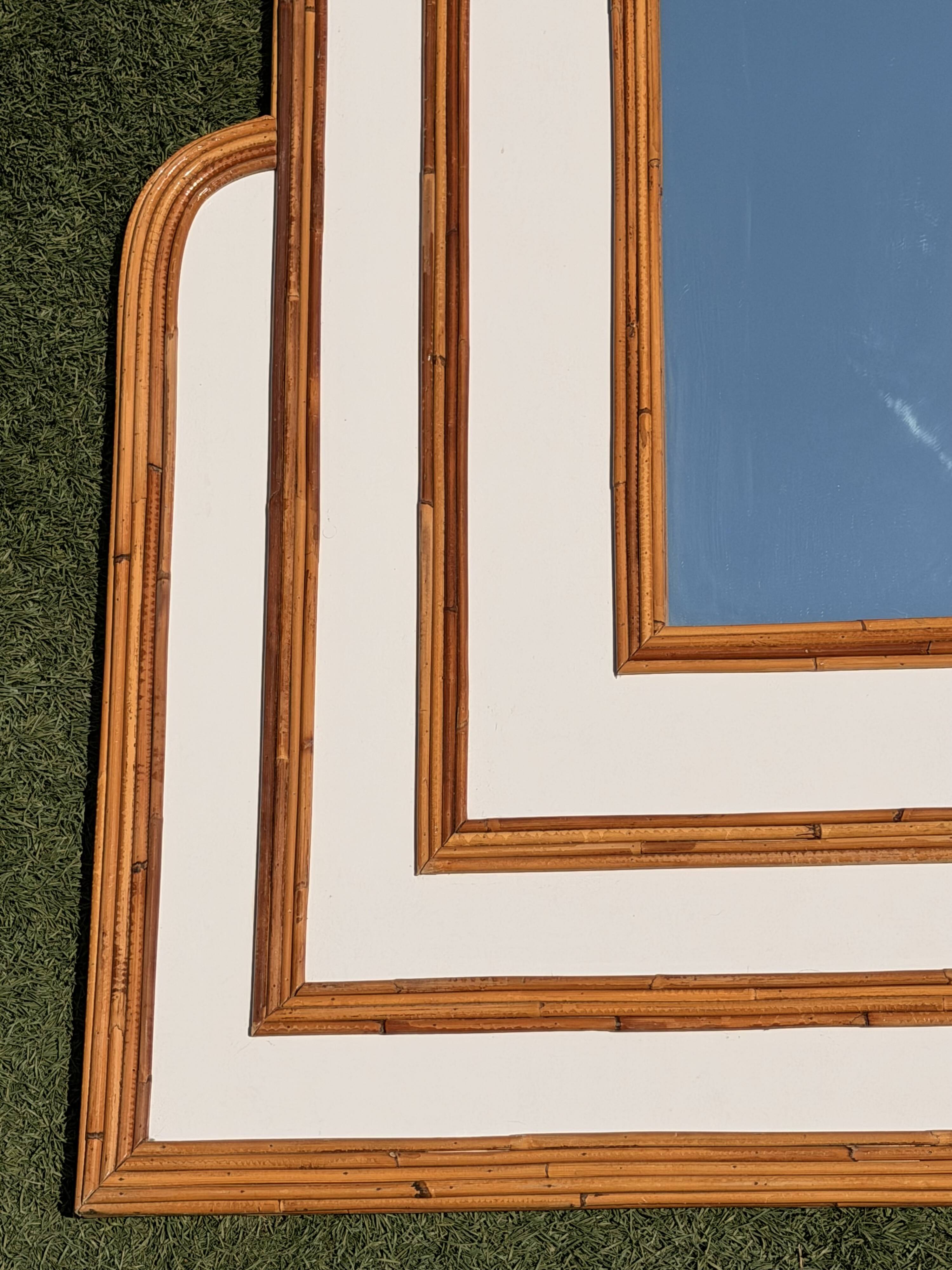 Miroir monumental Hollywood Regency tropical en canne de bambou, atr