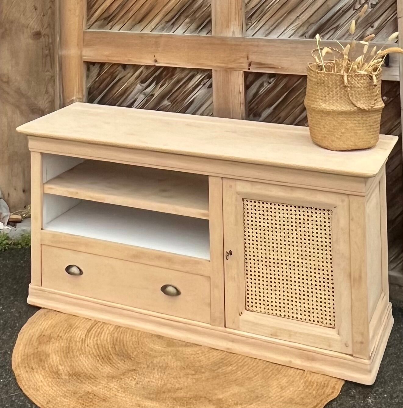 Meuble télé tv rénové en bois brut