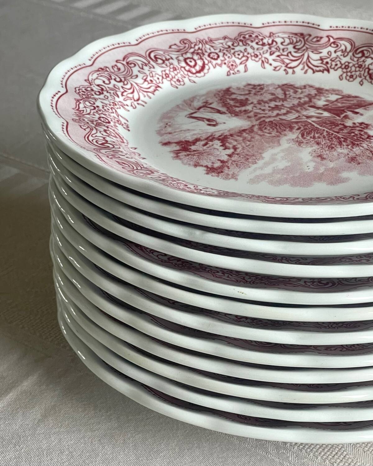 12 dessert plates Fontebasso Italy.