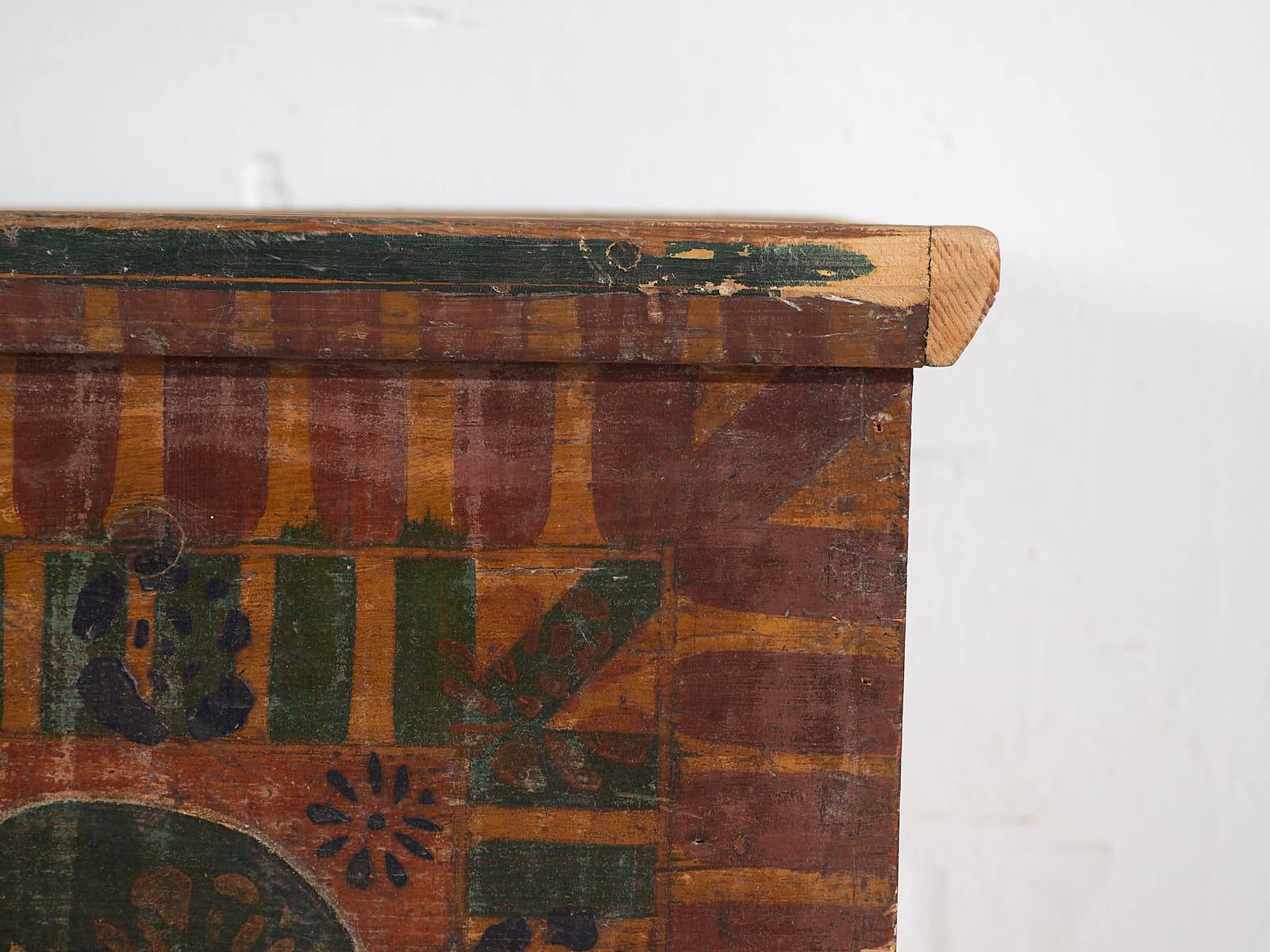 Large antique hand-painted trunk (c.1900) #50