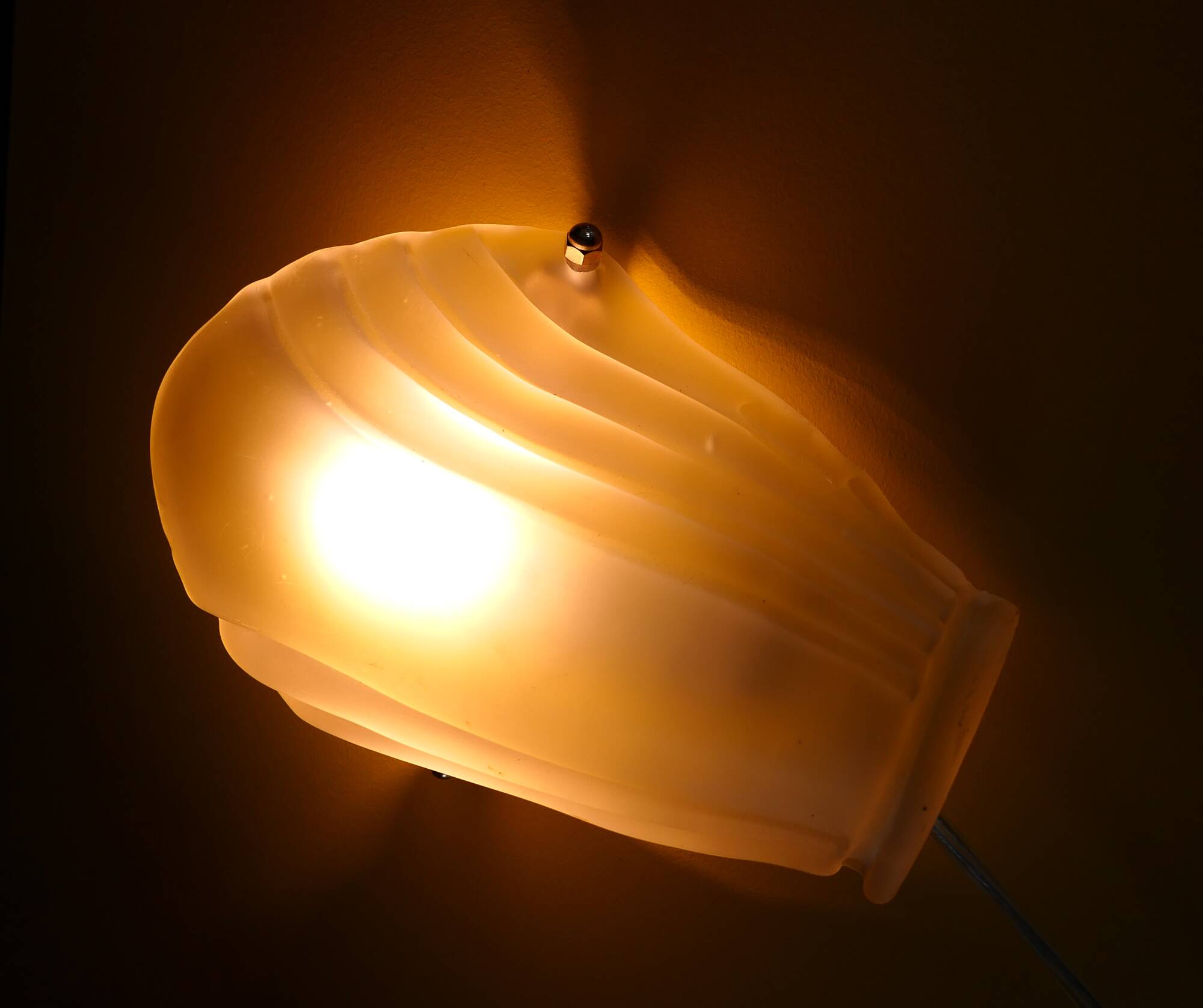 Frosted glass wall light in Art Deco style from the 1980s.