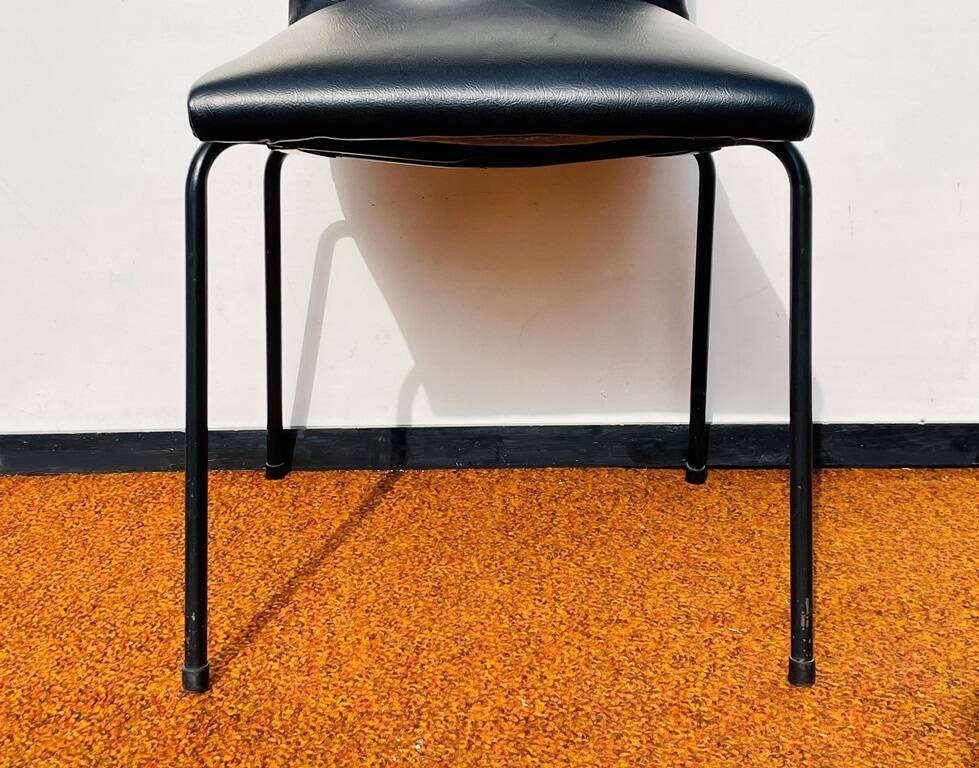 Pair of 'Robert' chairs by Pierre Guariche for Meurop