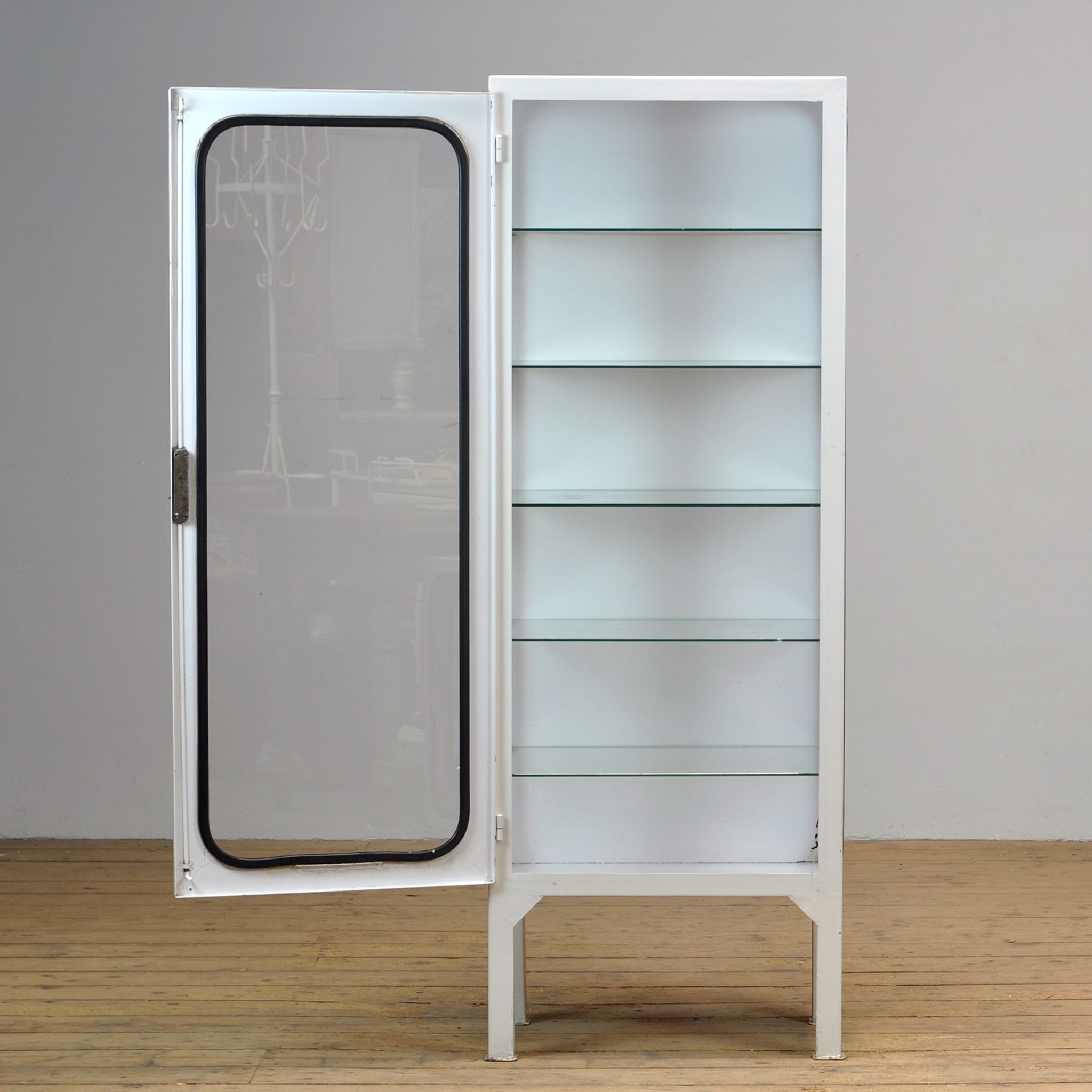 Cabinet médical en verre et fer, années 1970