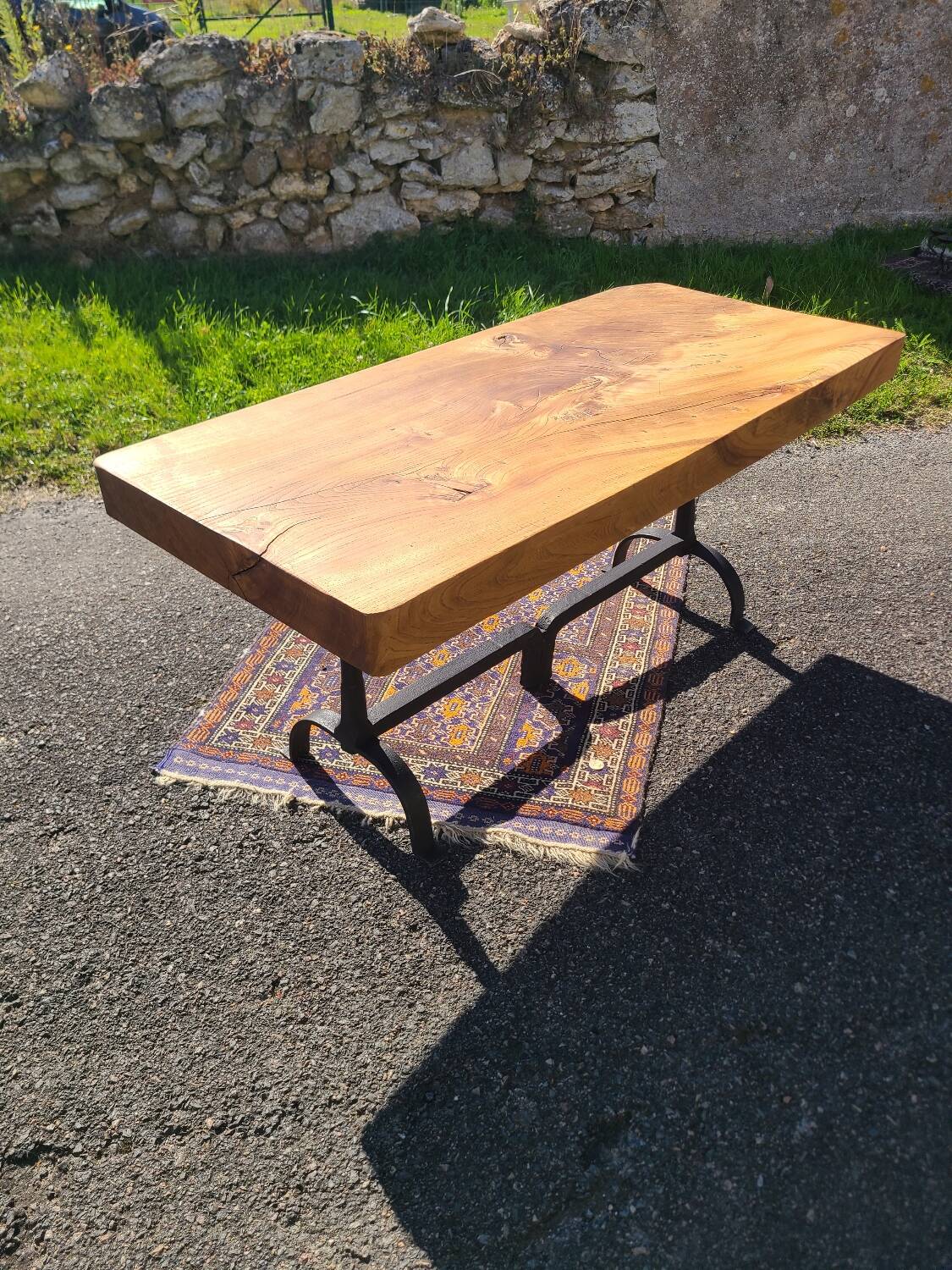 Table basse brutaliste, art populaire année 20