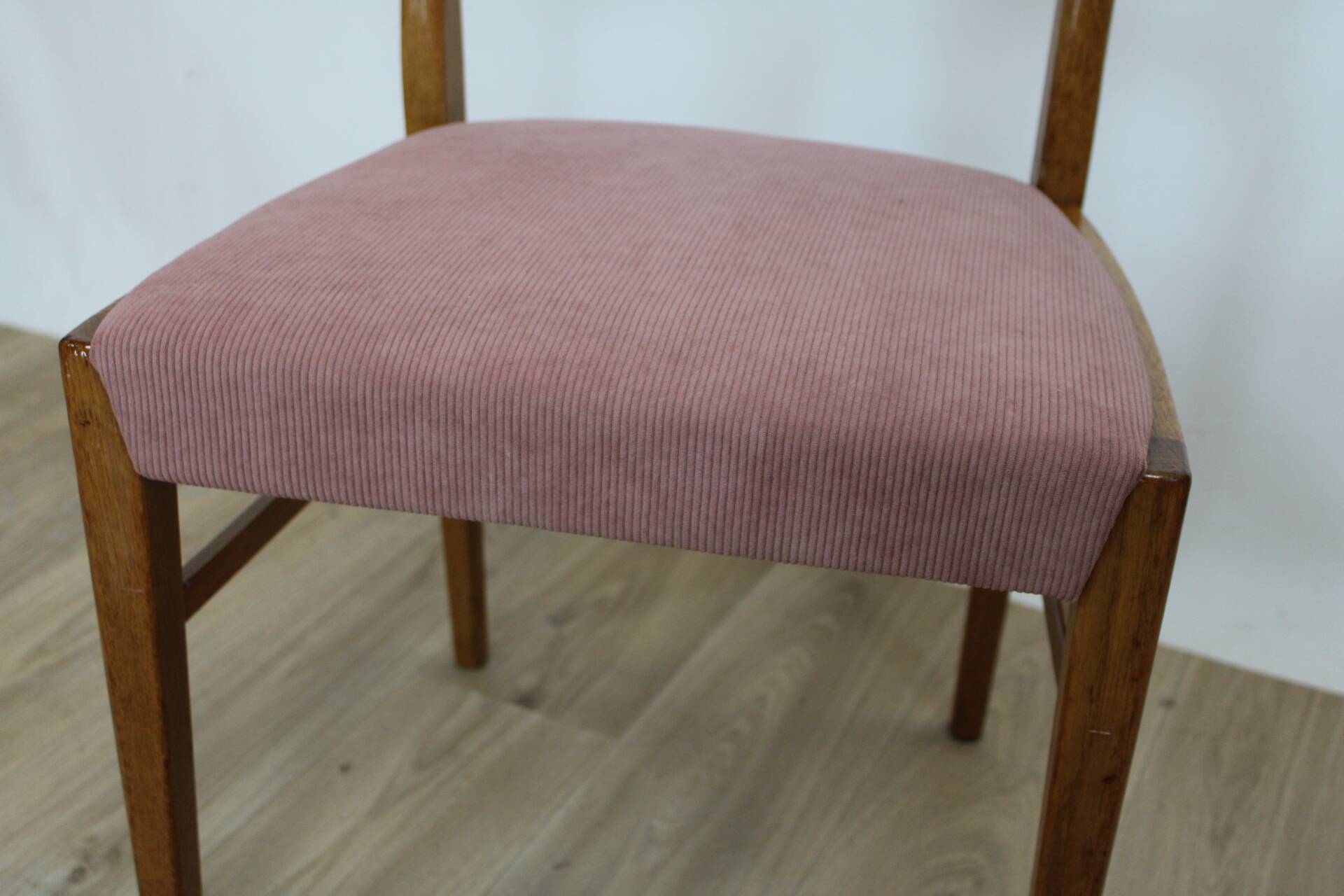 Chaise teck vintage velour rose danemark