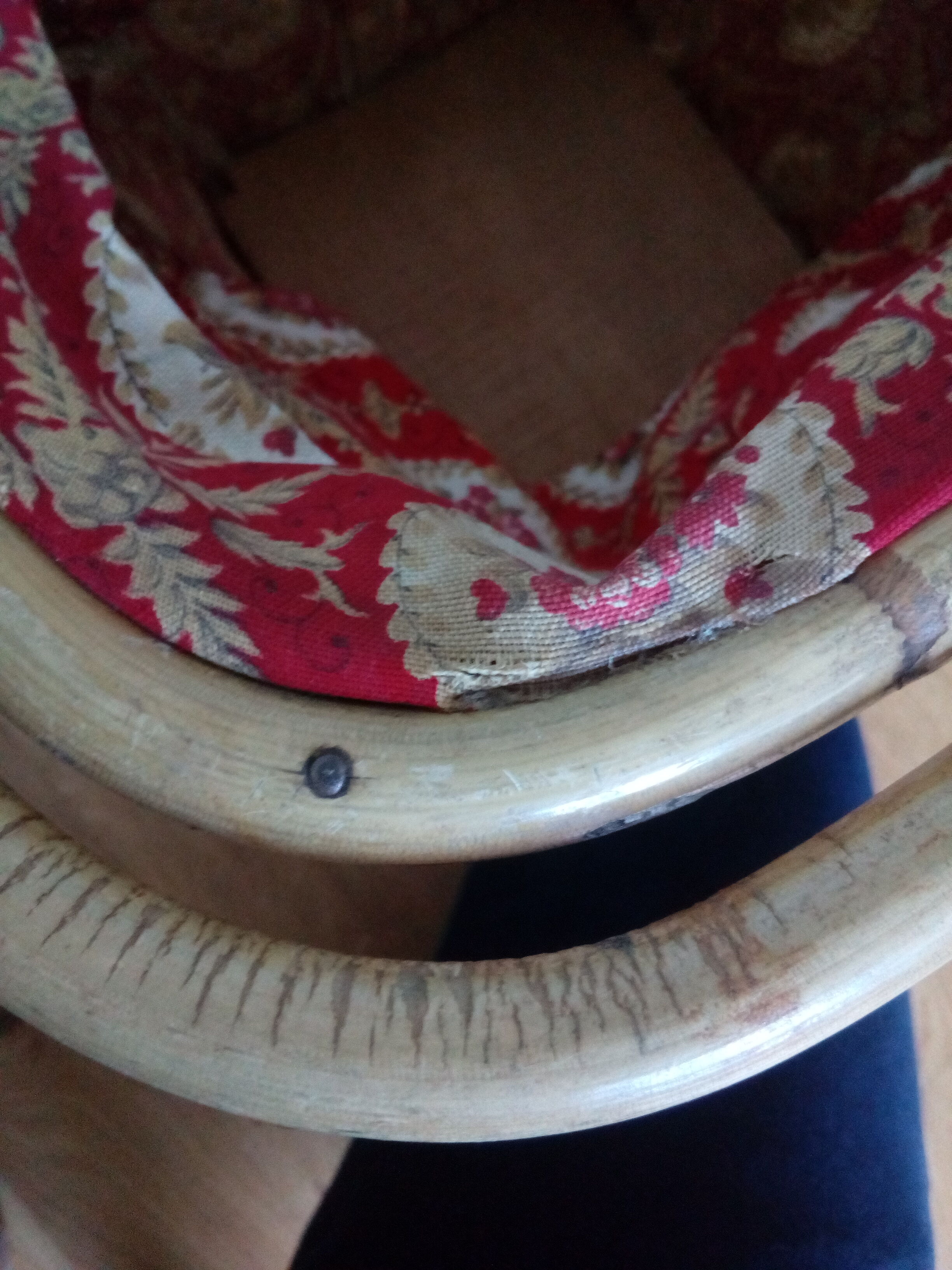 Square-shaped 1960s wicker knitting cart worker