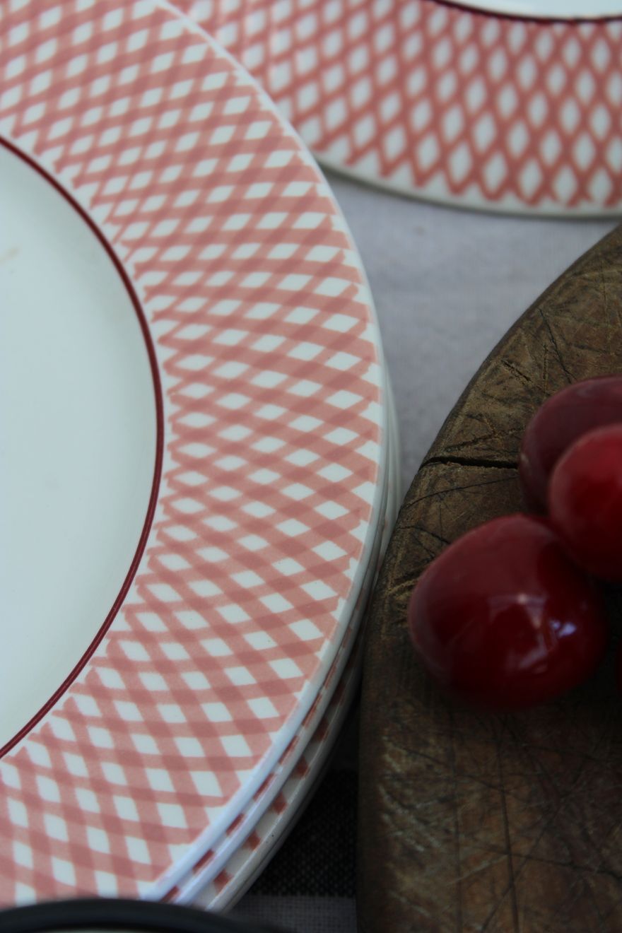 Set of 6 dessert plates