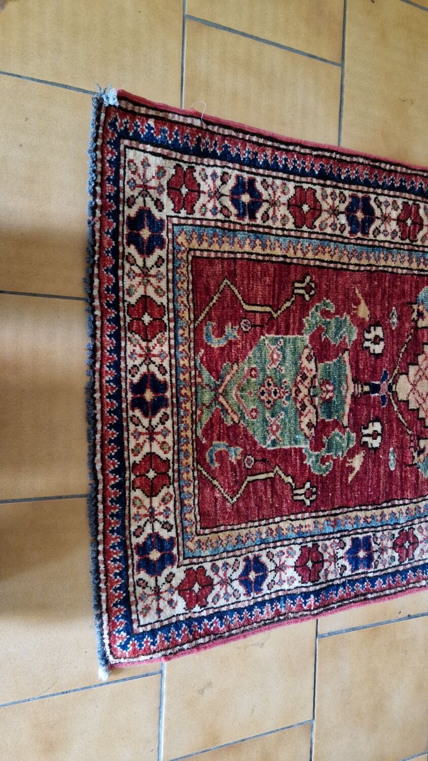 Small oriental rug 116 x 65 cm
