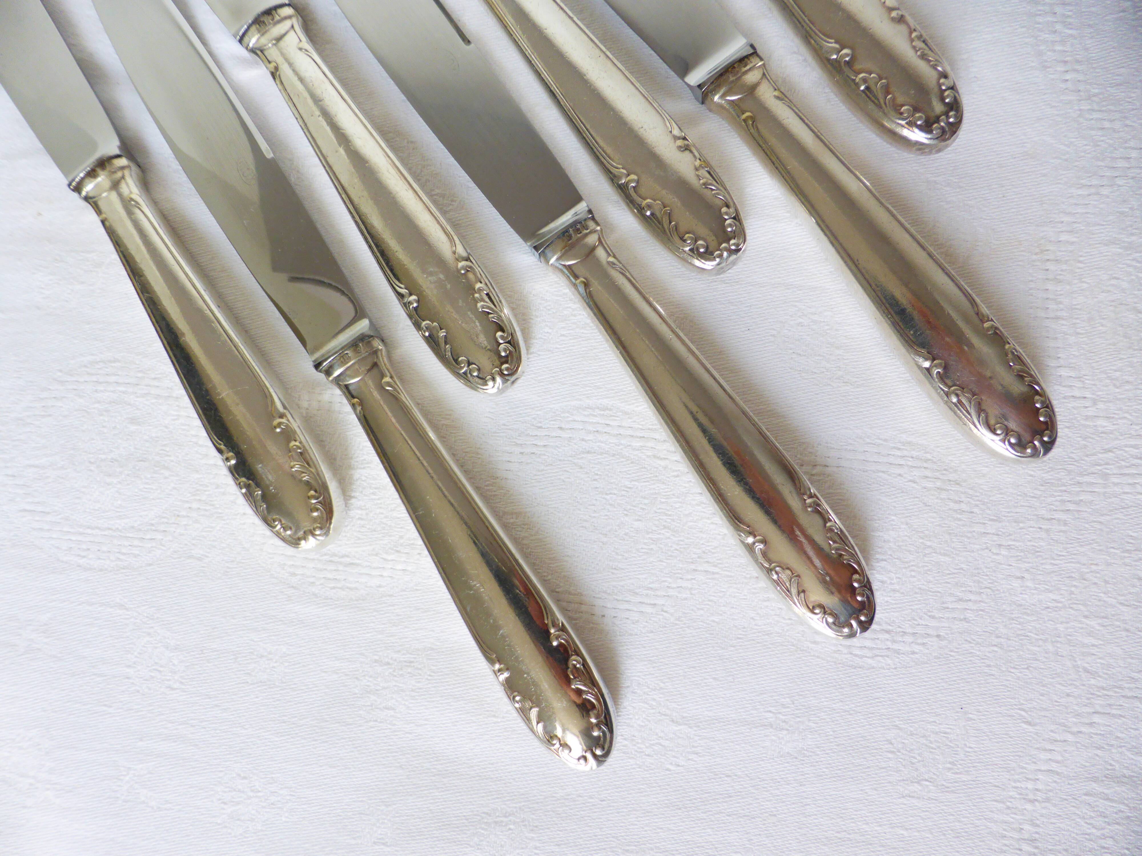 7 silver-plated metal knives, hallmarked 2107106