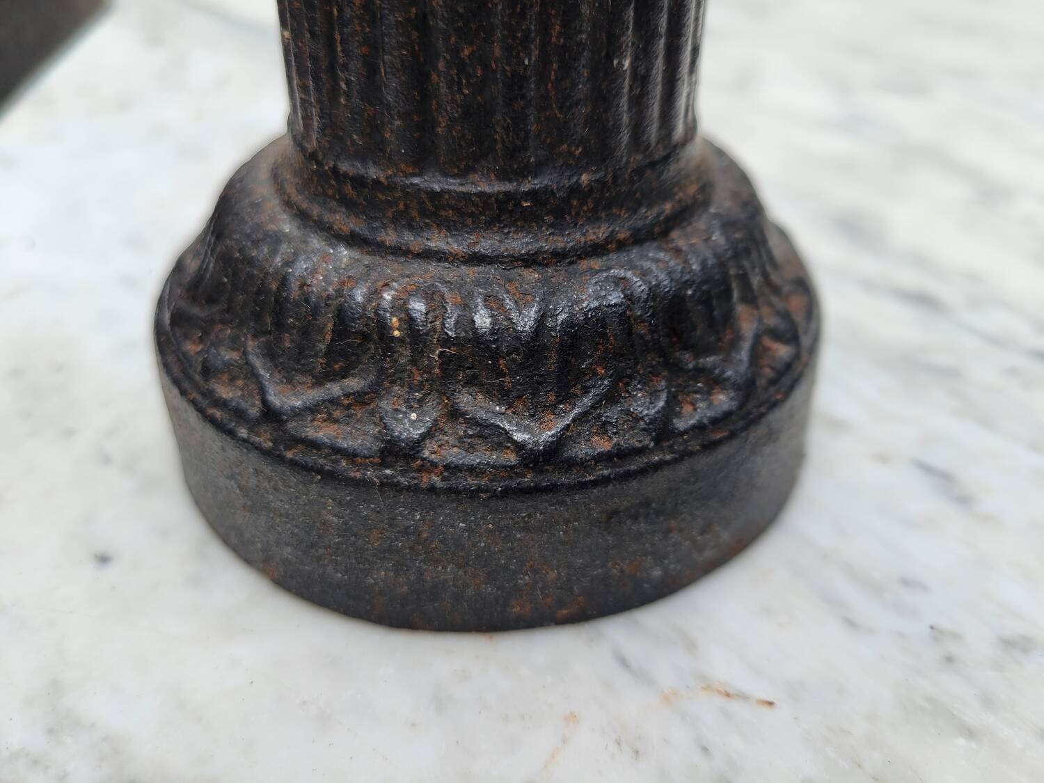 Paire de chenets en fonte et laiton