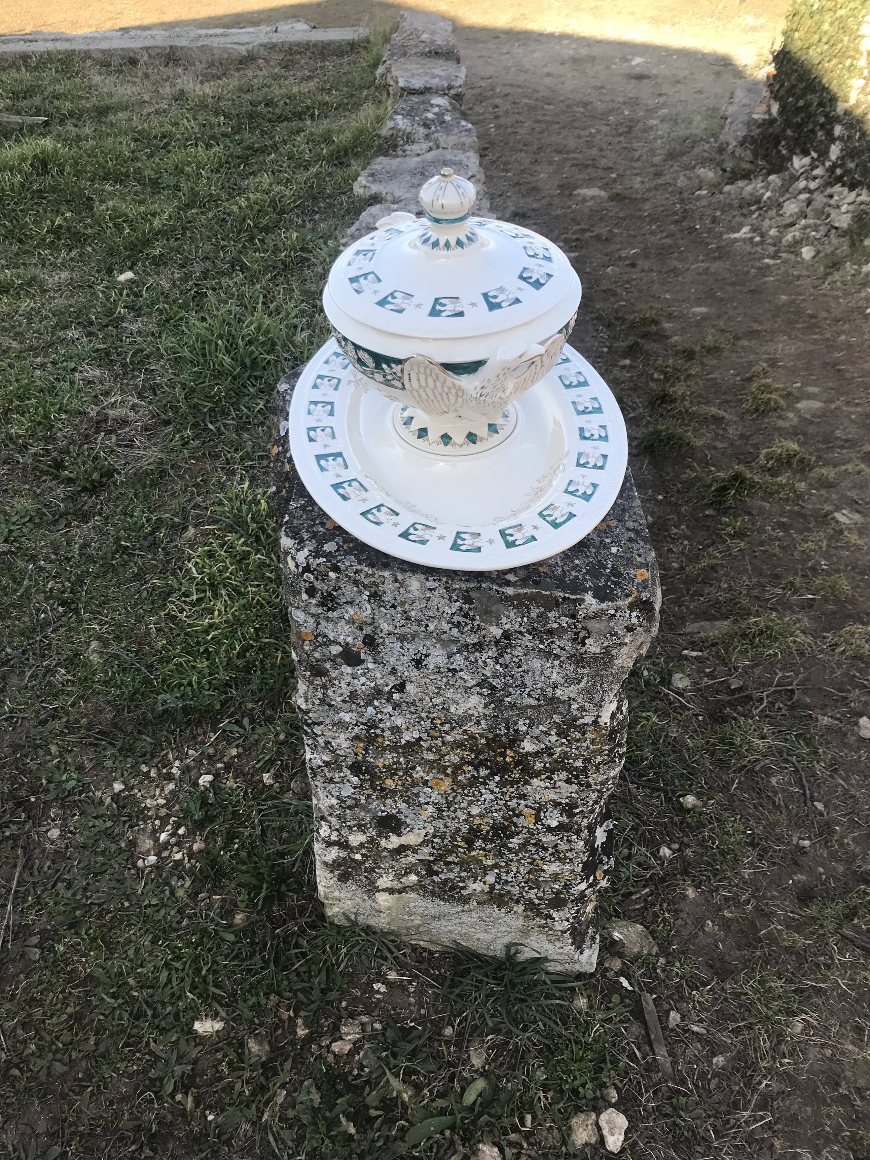 Soup bowl and serving dish empire style