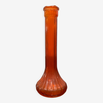 Vase en verre étroit rouge