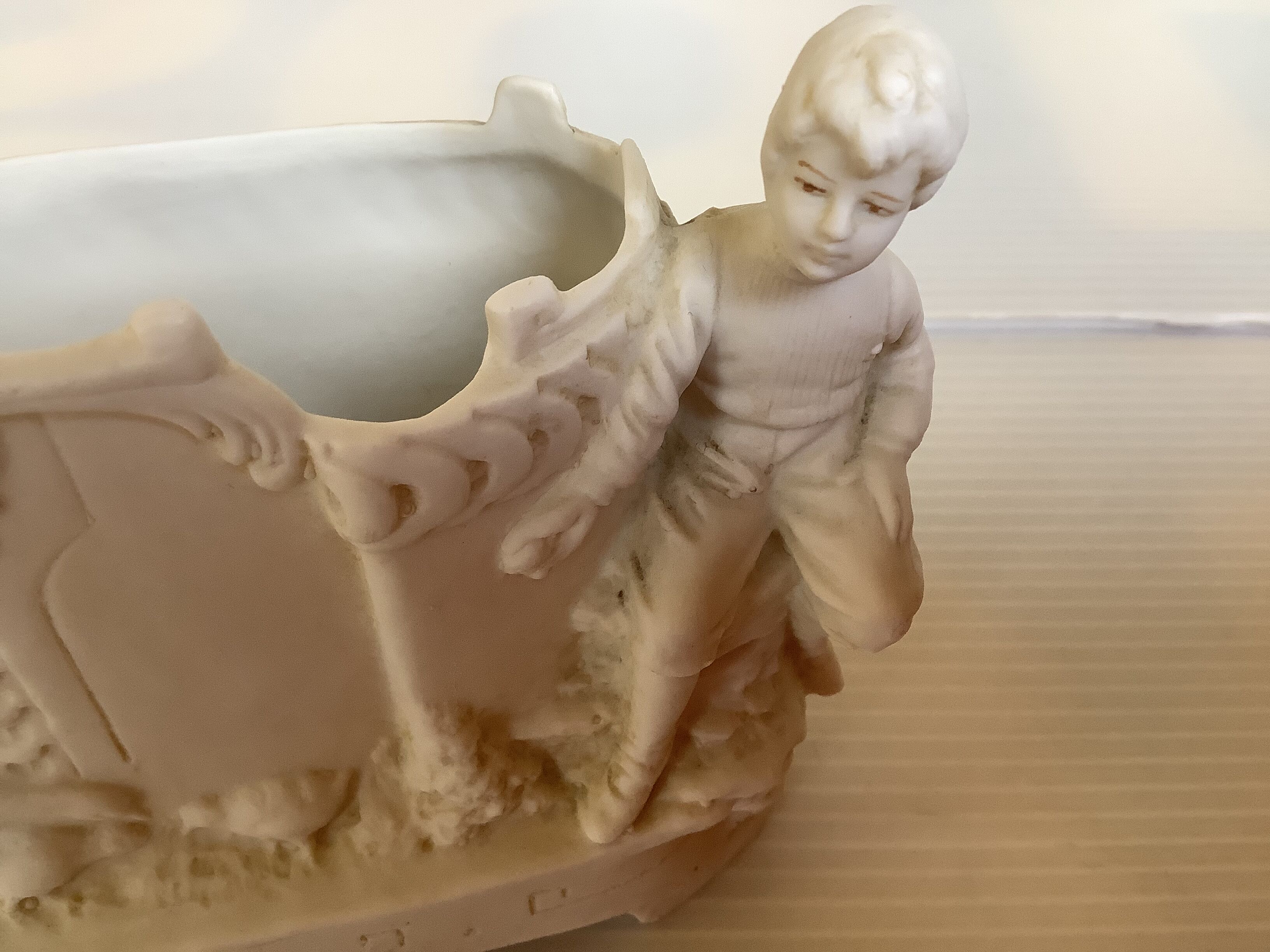 Pair old mini biscuit planters