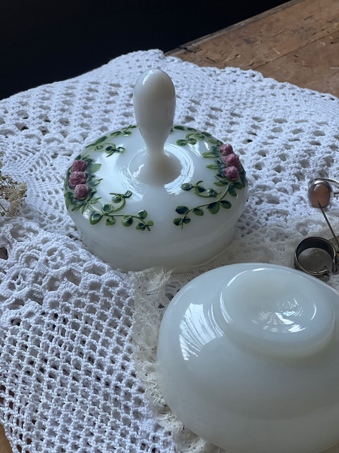 Poudrier en verre opaline Pierre Scheinder