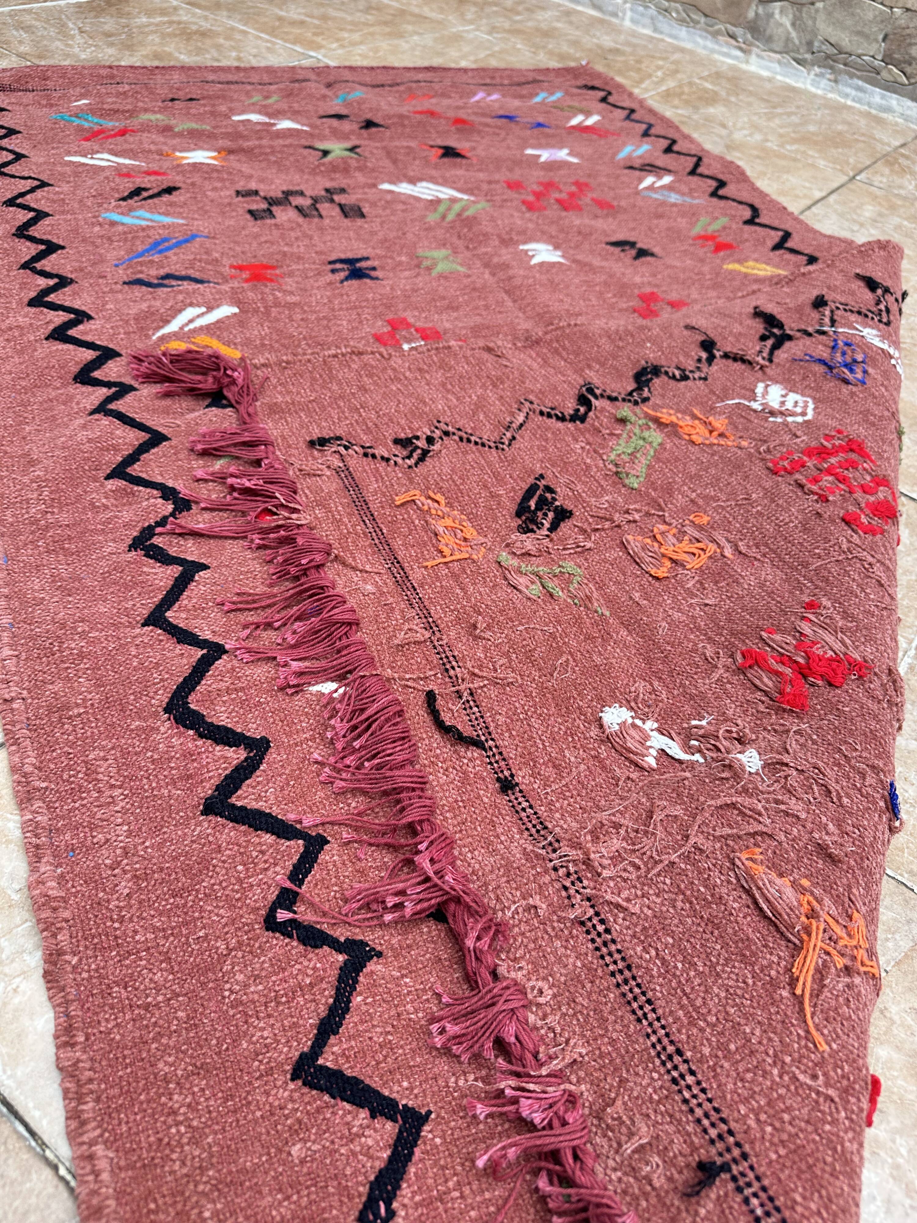 Handmade wool Berber rug: Moroccan Kilim Boho floor rug