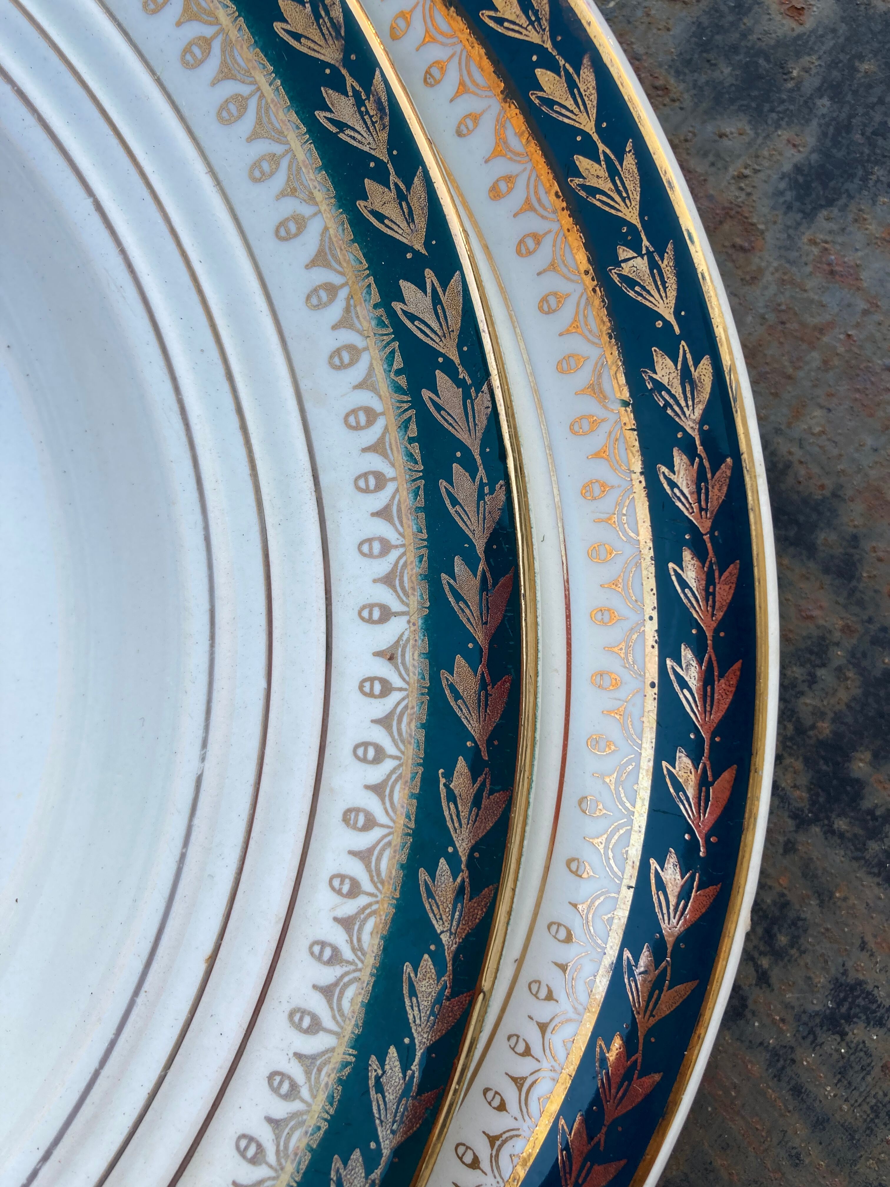 Plates for 14 people Céranord Saint Amand green and golden including hollows and plates