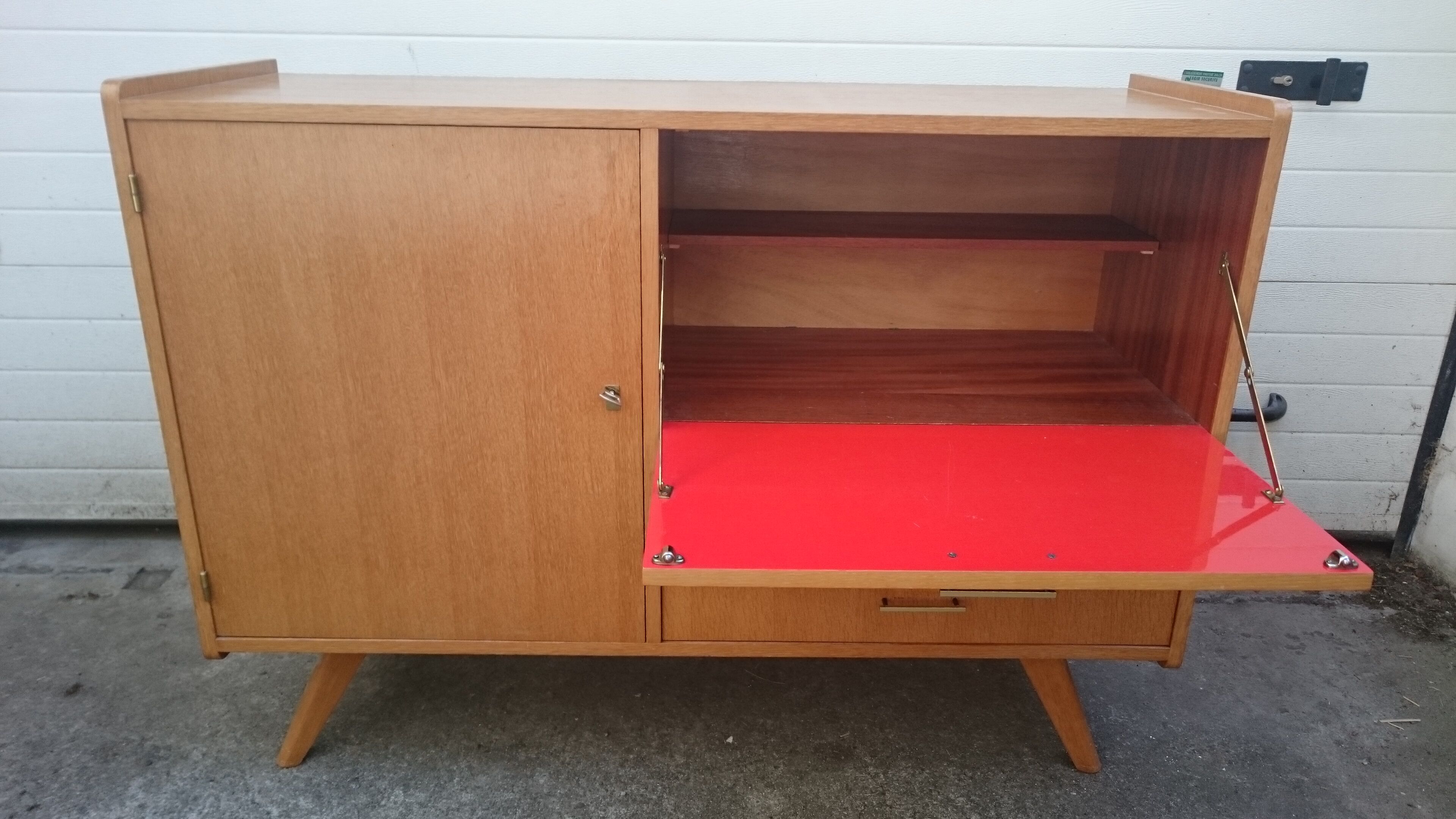 Enfilade vintage compass feet