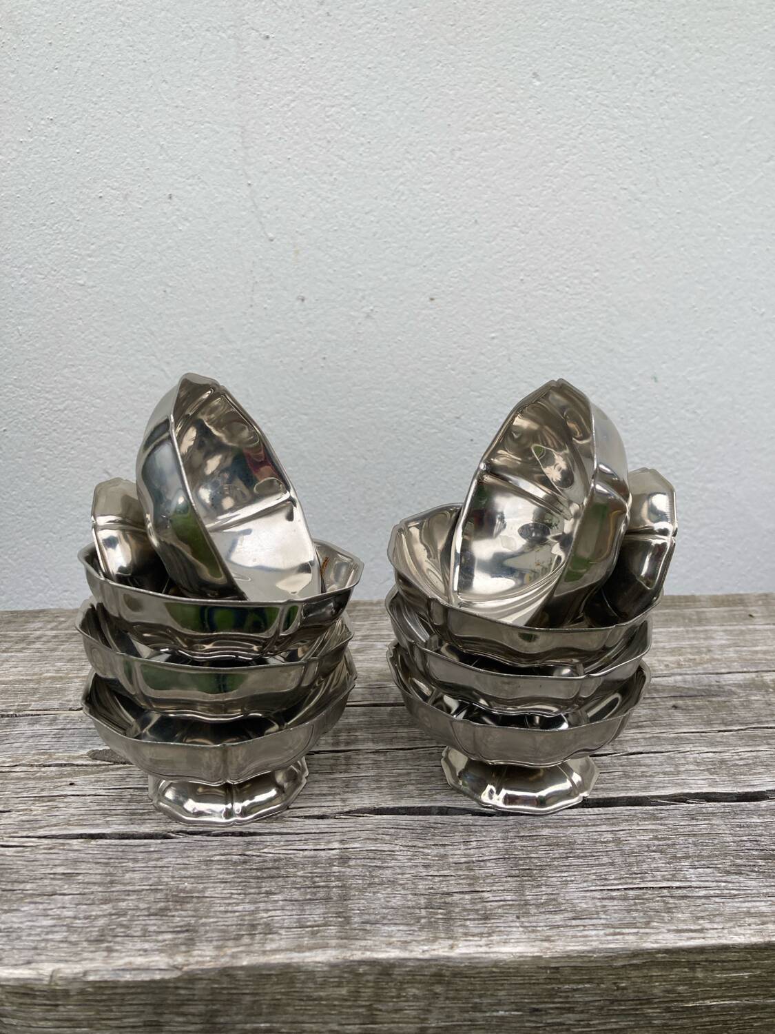 8 stainless steel bowls from the 1970s