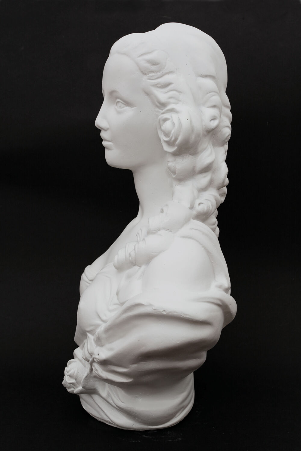 Female bust in white plaster 18th century