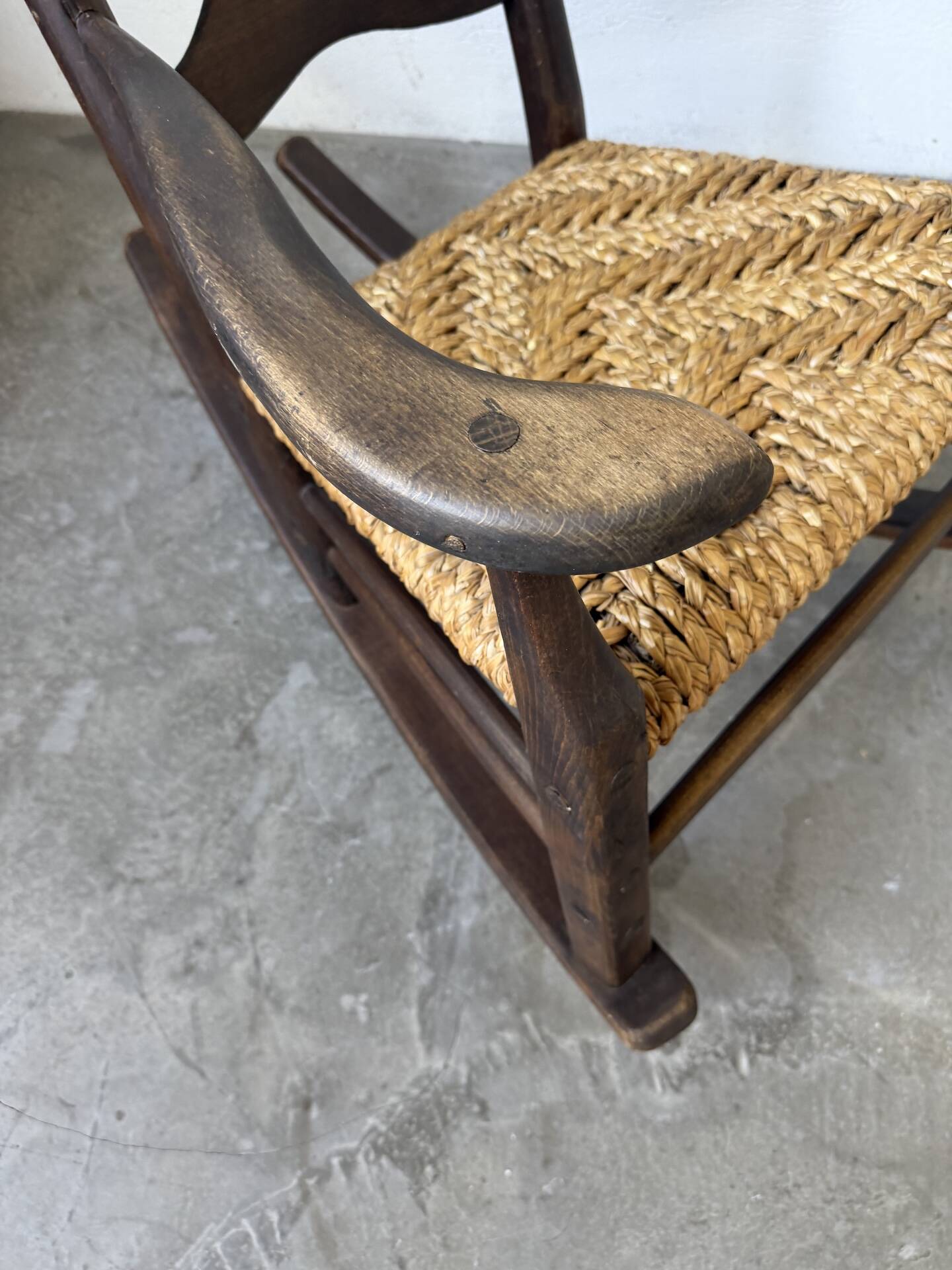 Rocking chair 1900 France cord