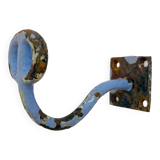 Enamelled cast iron hook