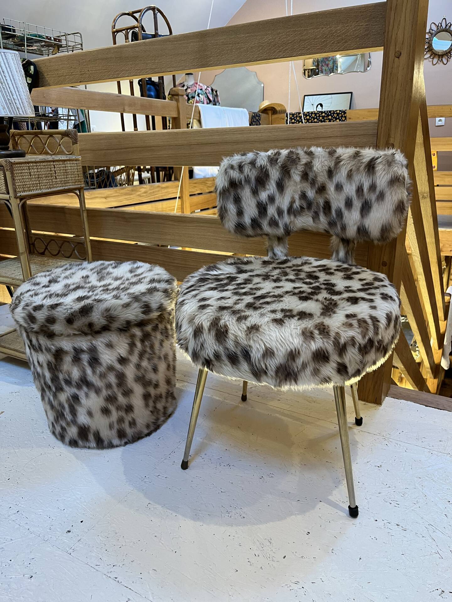 Chair and pouf Pelfran