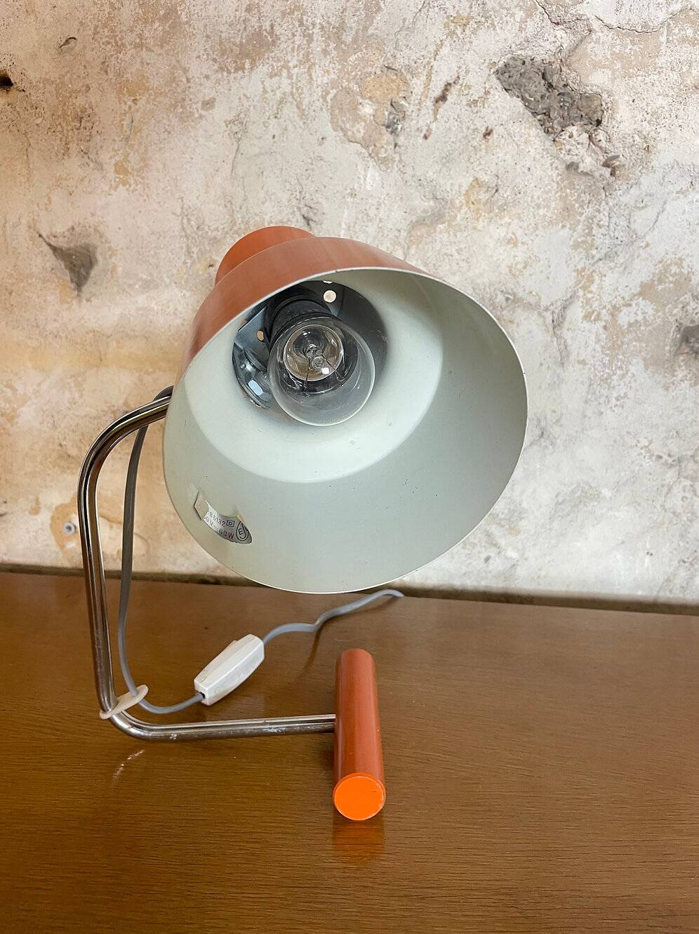 Desk lamp