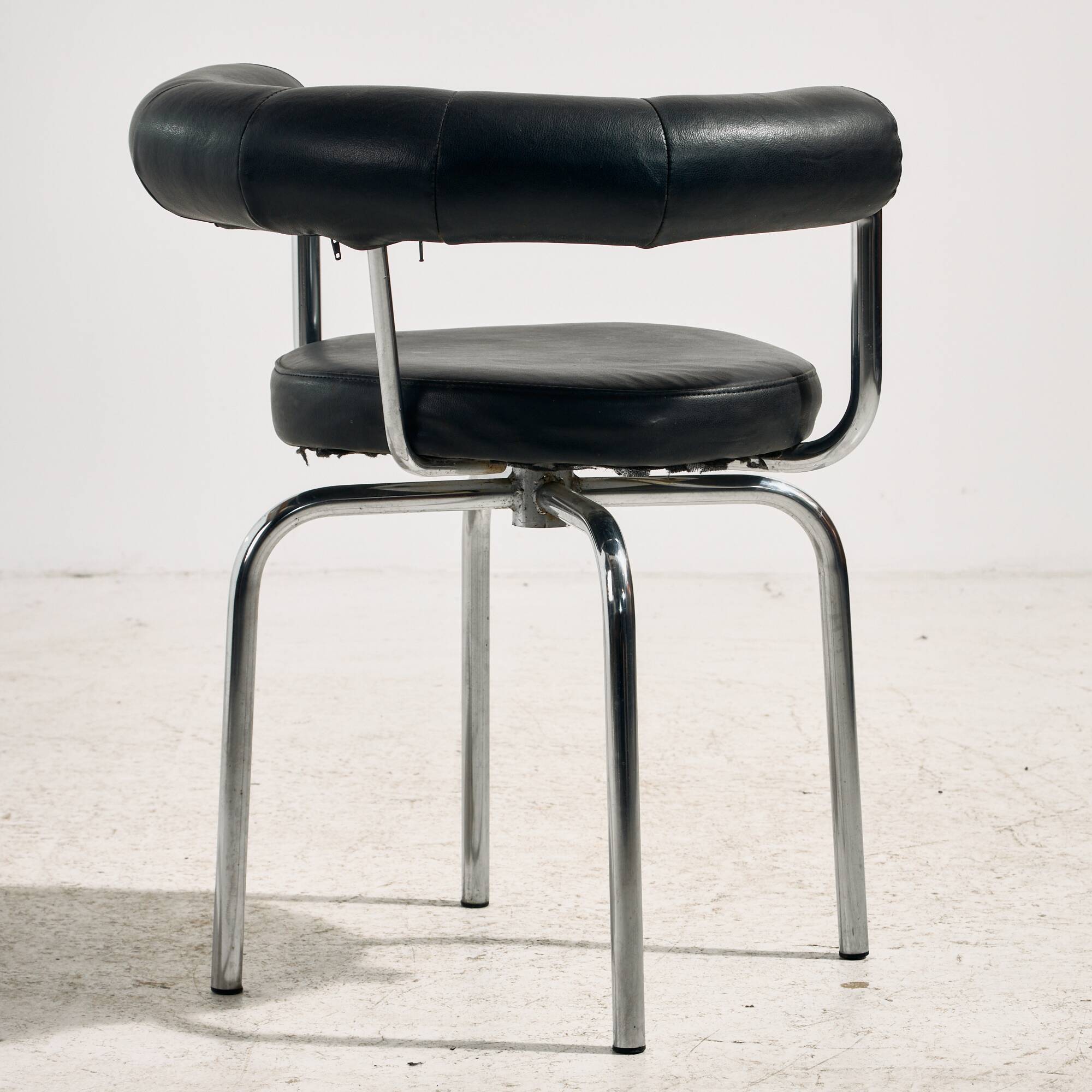 Fauteuil pivotant tubulaire style Bauhaus