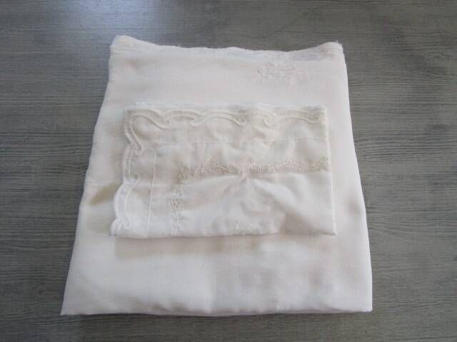 Voile De Berceau ancien avec dessus de lit assorti