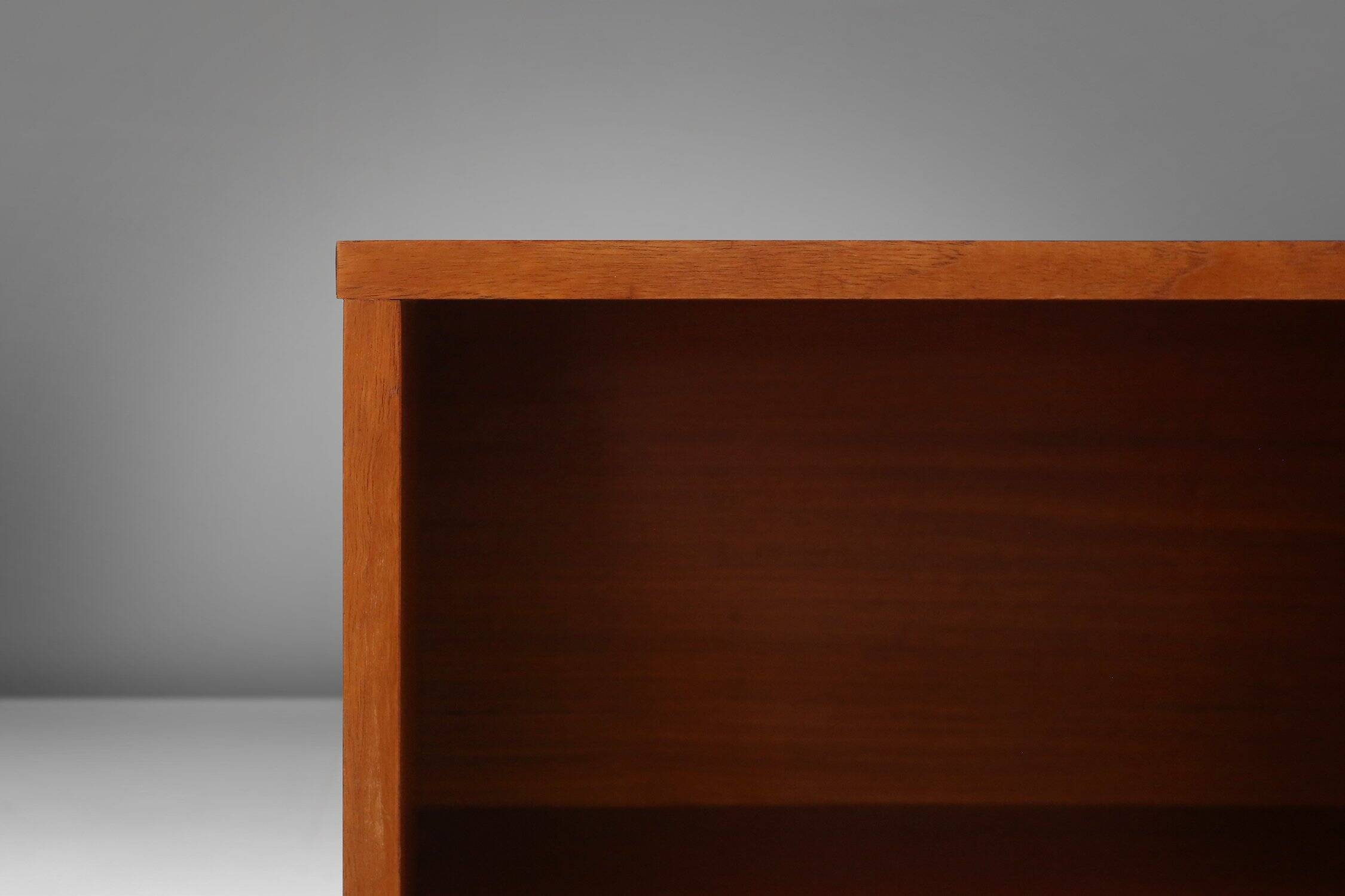 Ensemble de trois cabinets en teck du milieu du siècle, Belgique, années 1960.