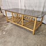 Table basse en rotin dessus verre fumé 1970
