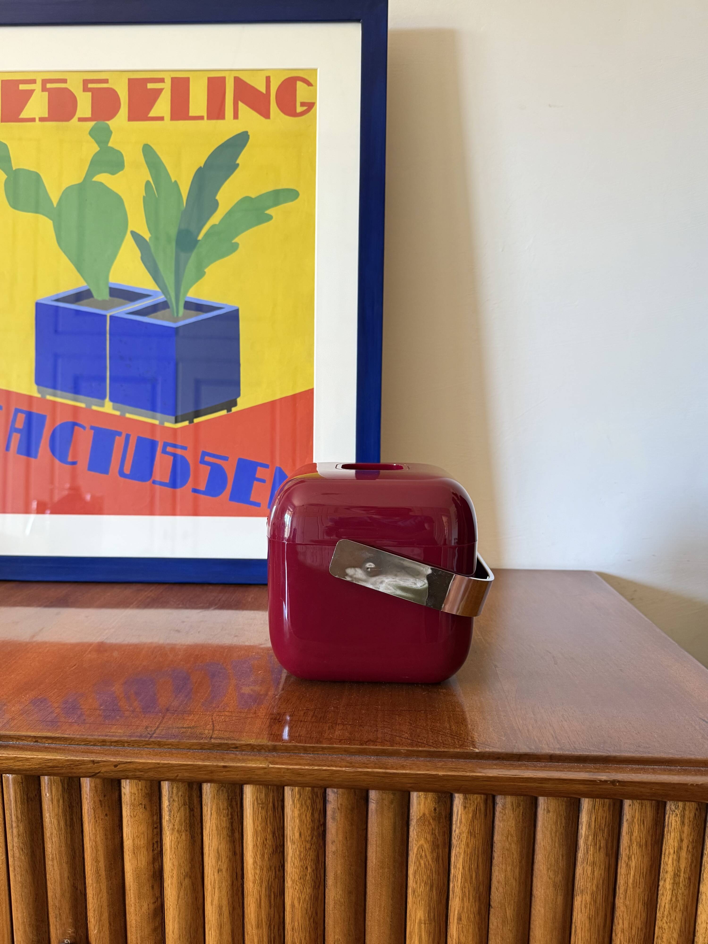 Space age red Ice Bucket, Guzzini Italy, ca. 1970s