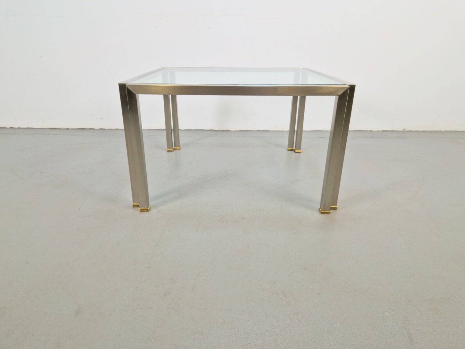 Table basse Regency T28 en laiton et verre de Peter Ghyczy, années 1970