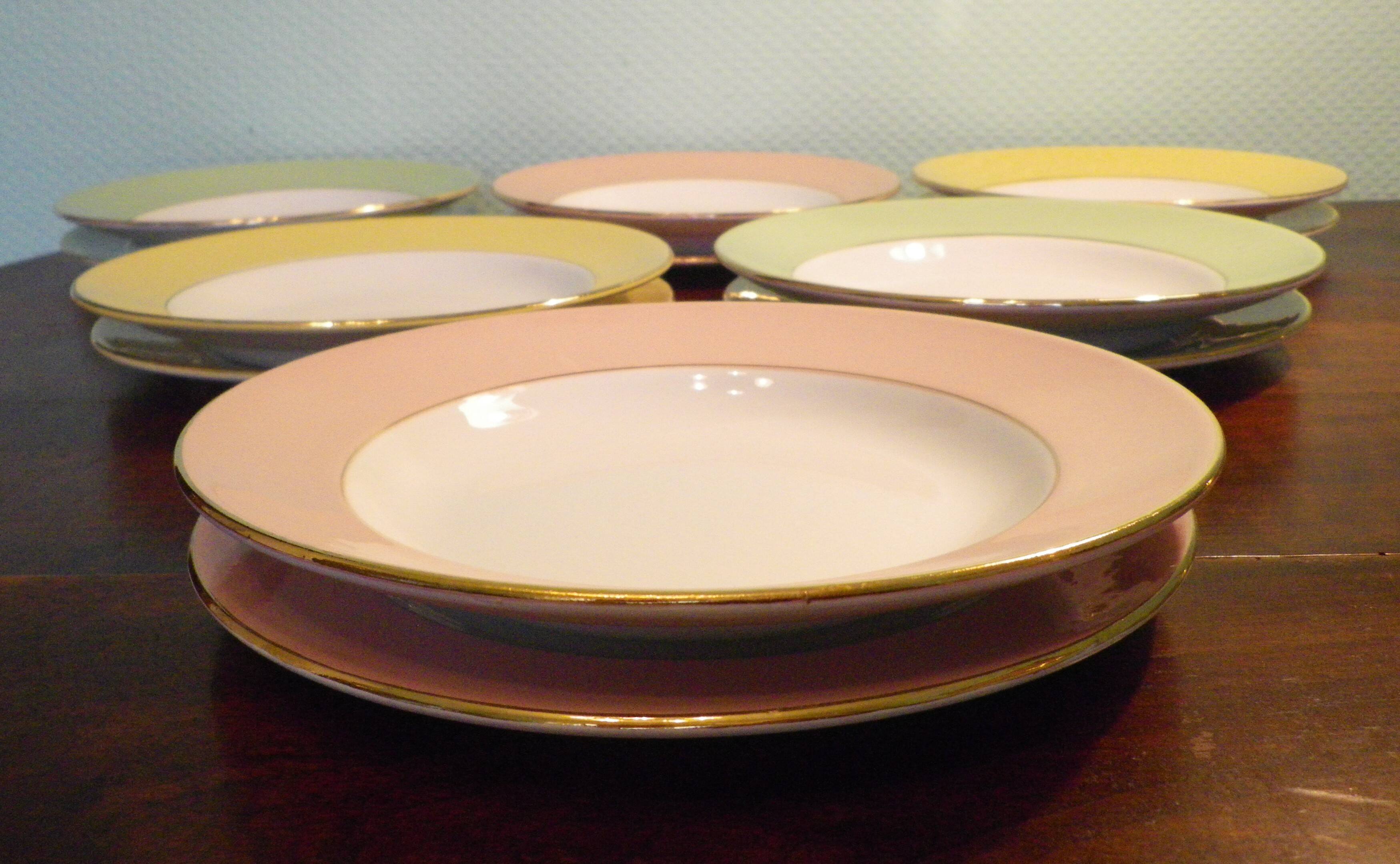 Prestige plates by Lamandinoise, 1950s, 3 colours, Set of 12