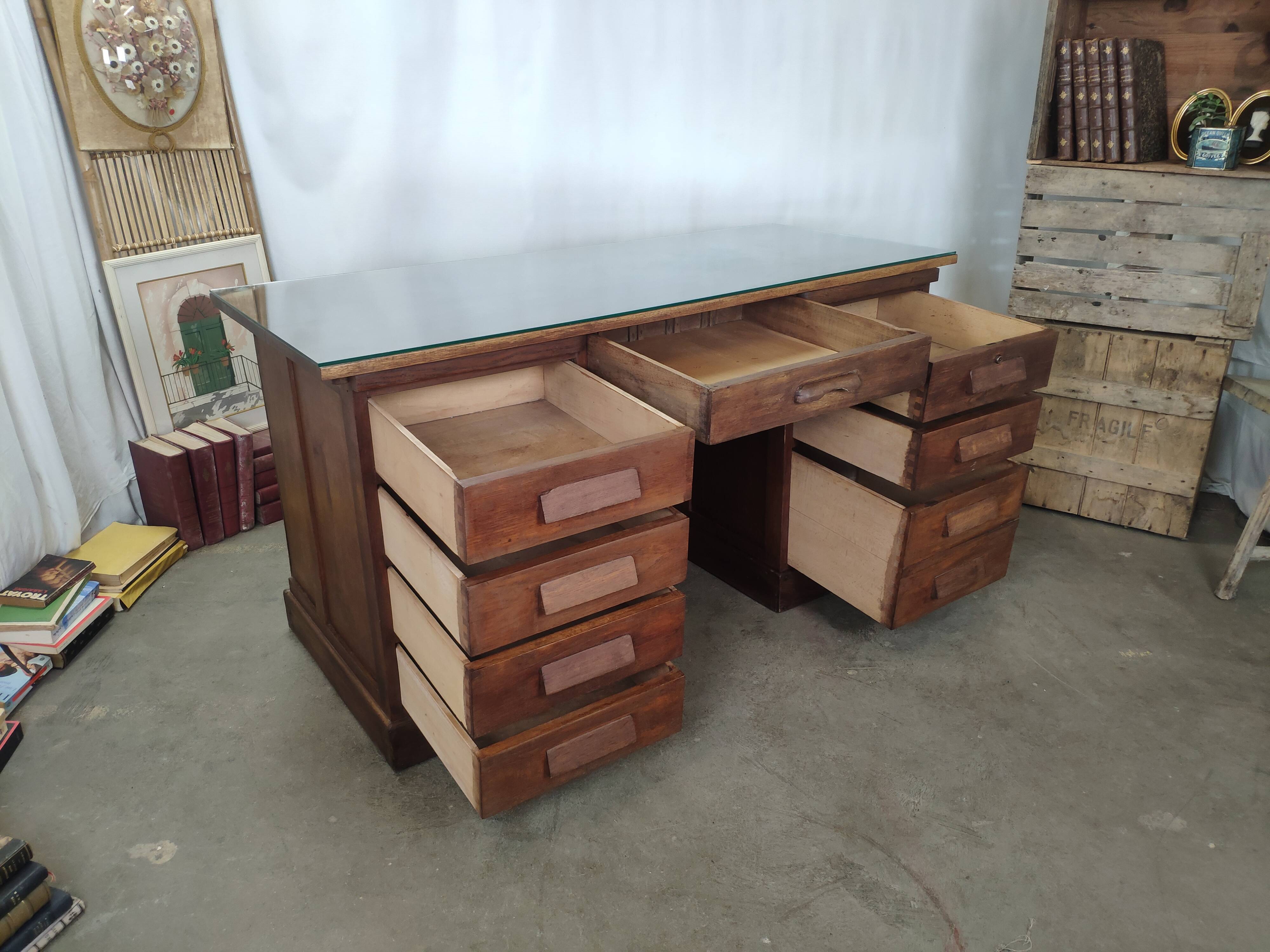 Bureau administration 9 tiroirs vintage