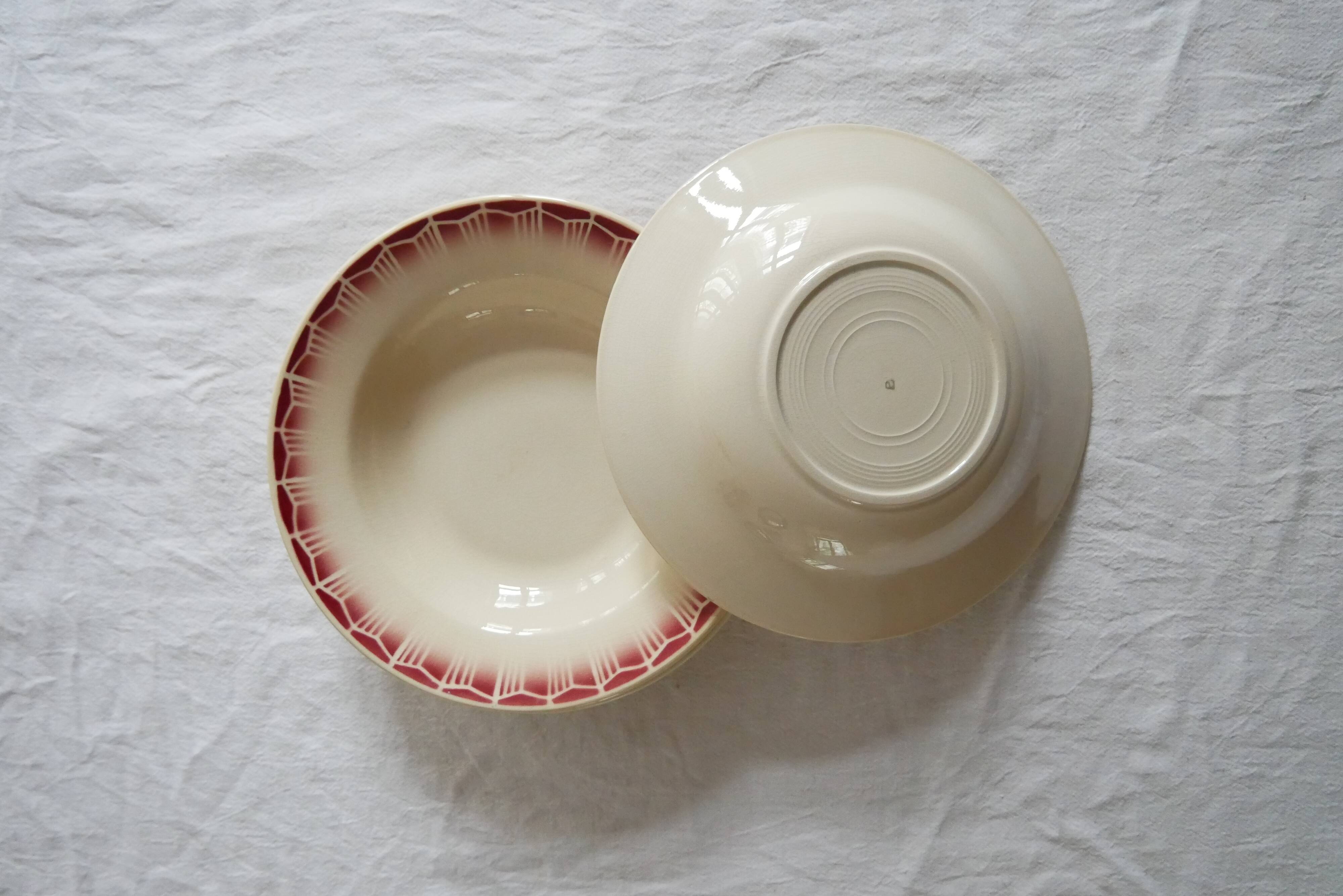 Set of 4 vintage soup plates with burgundy decoration