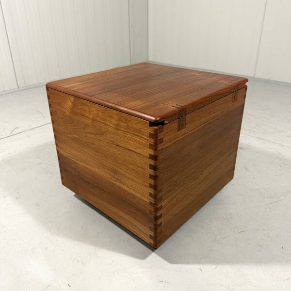 Boîte de rangement en teck Salin Nyborg, table d'appoint sur roulettes, Danemark, années 1960.
