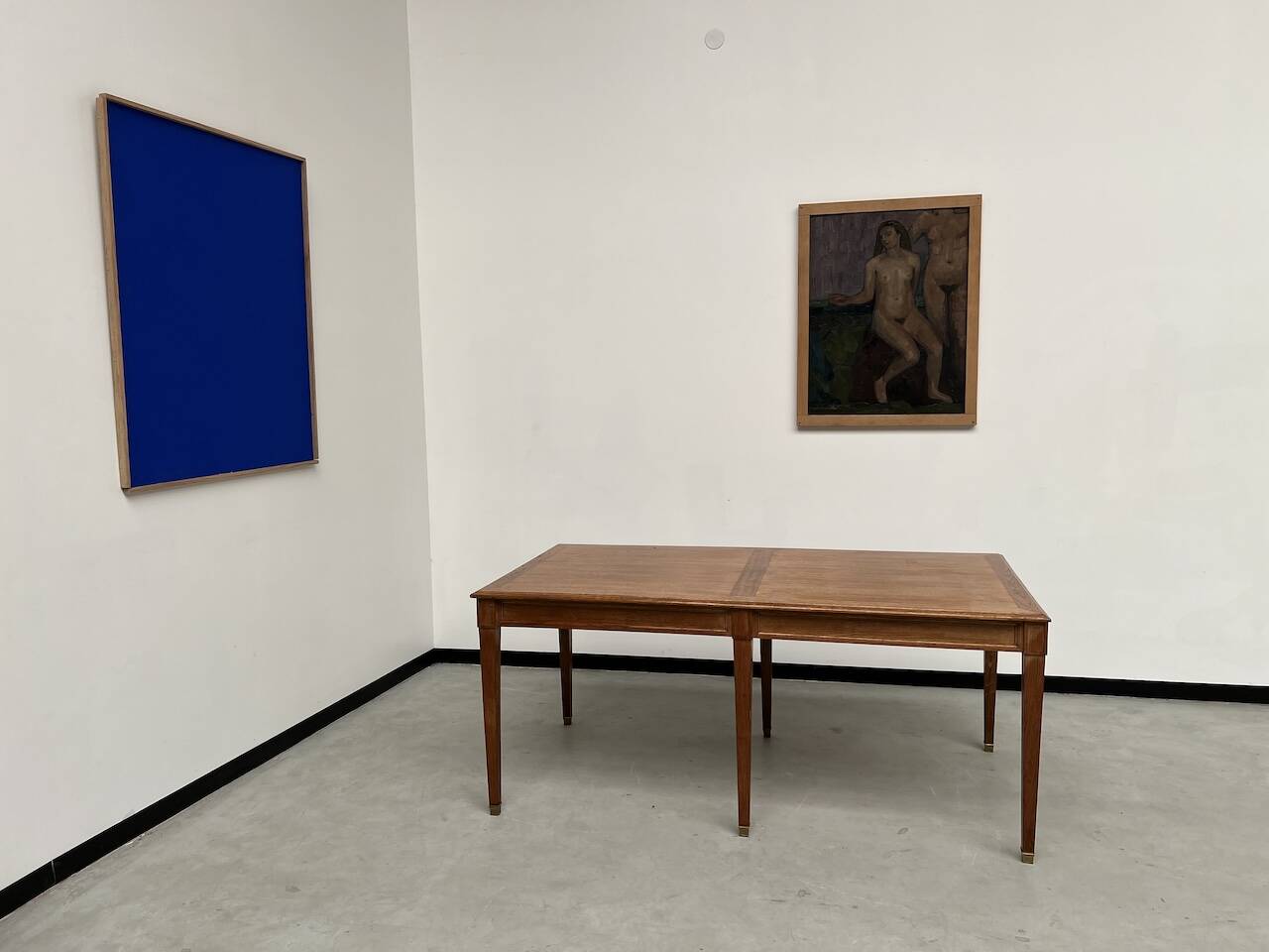 Small old oak farm table with 6 legs