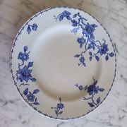 Plate a cake