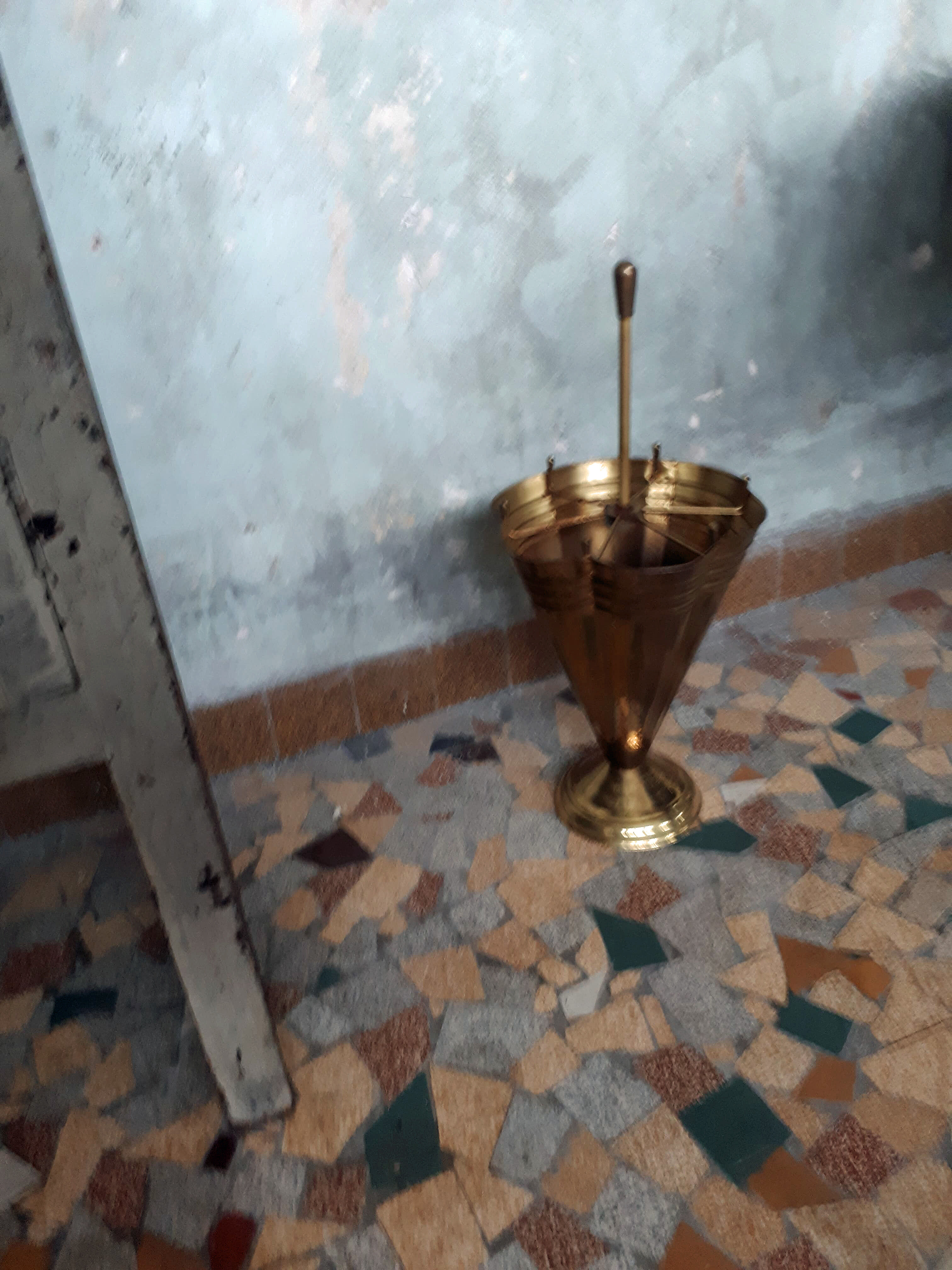 Brass umbrella holder