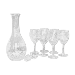 Ensemble carafe et verres à vin