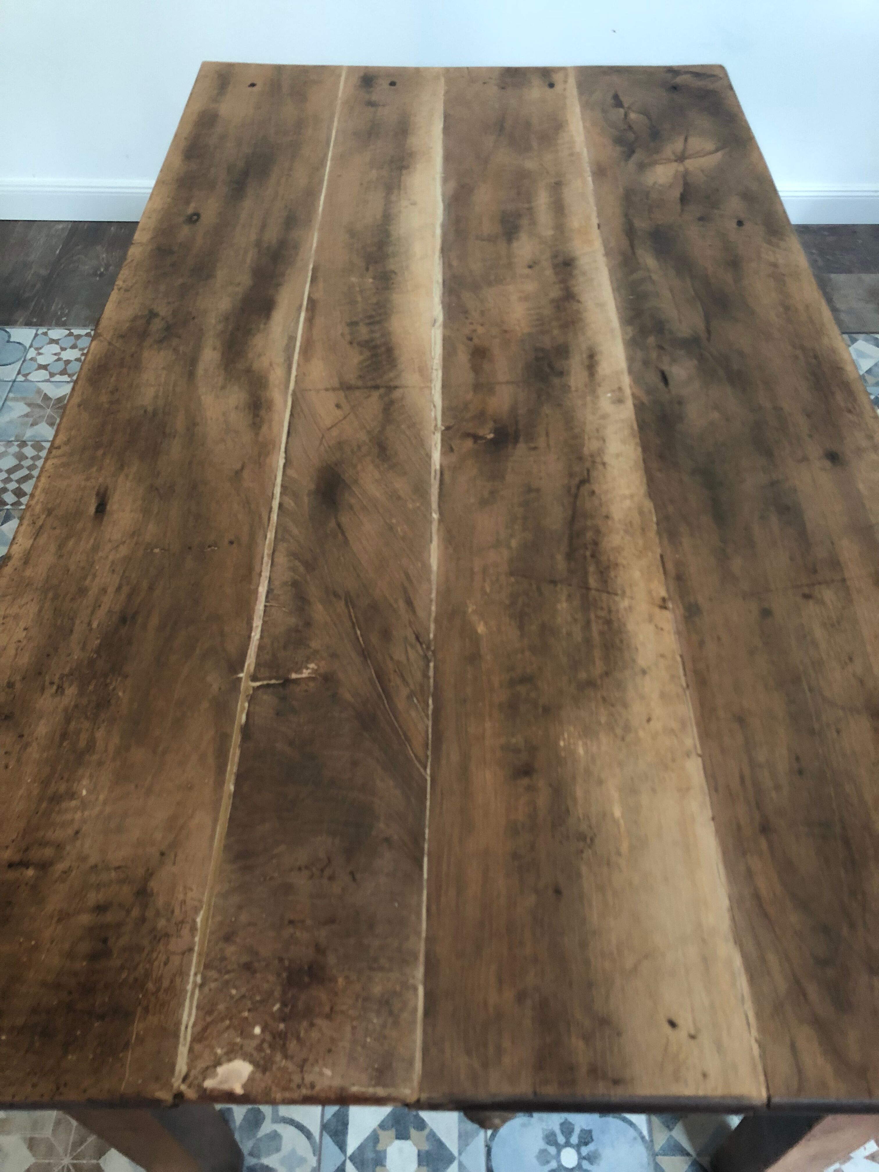 Farm table