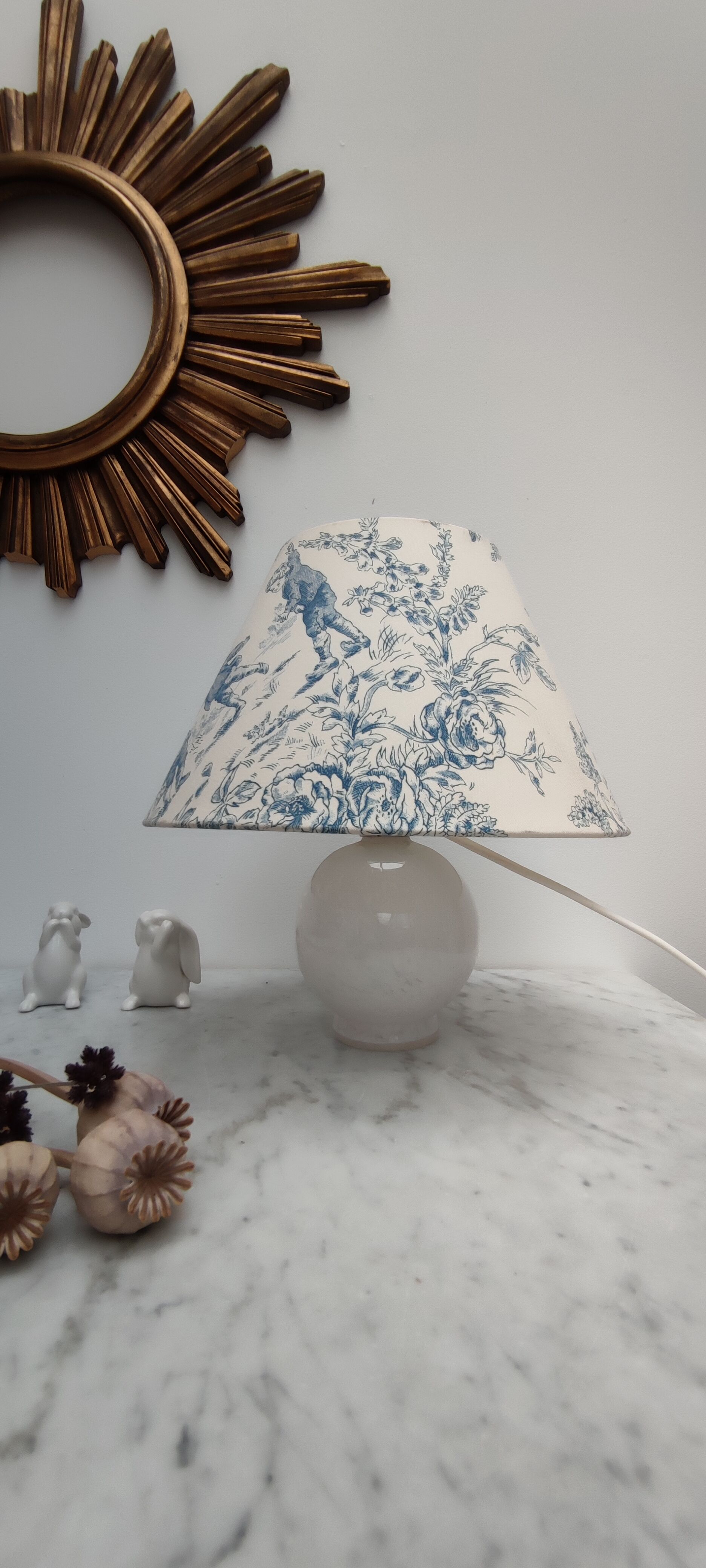 Petie blue lamp