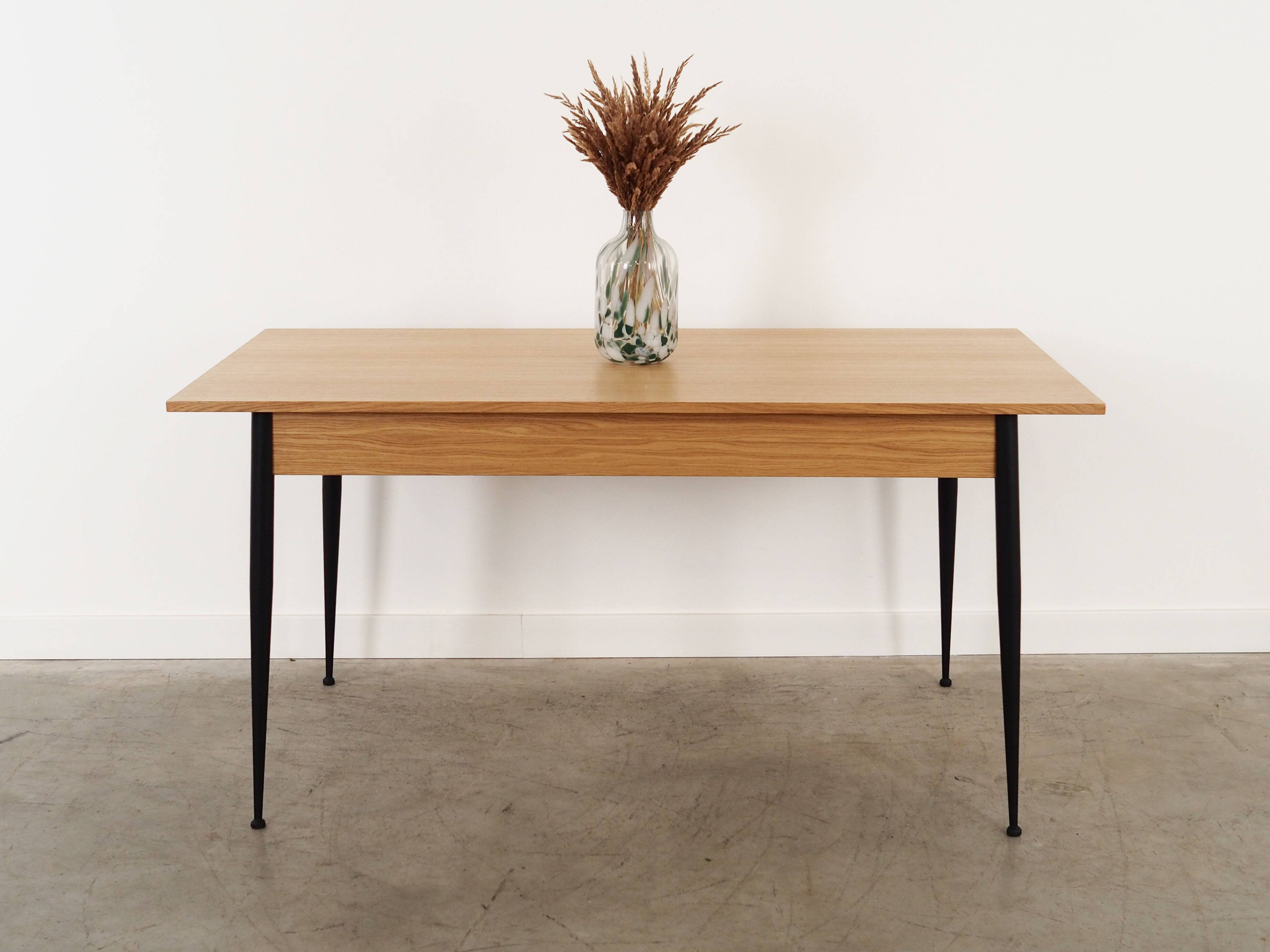 Oak table, Italian design, 1980s, manufacture: Italy