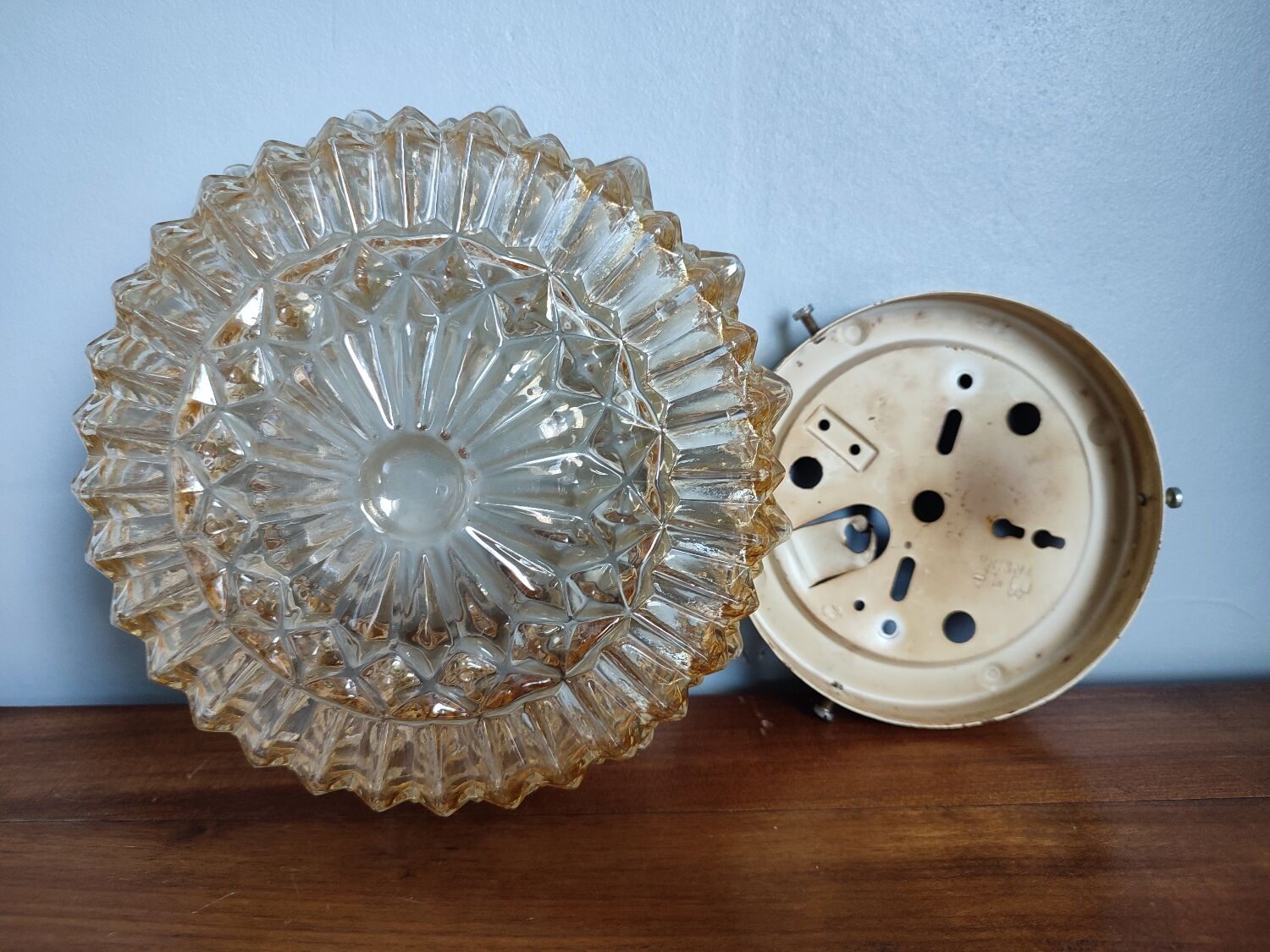 Prisma round ceiling lamp/wall lamp in vintage glossy glass