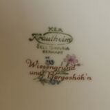 Porcelain vase flowers Wiesengrund und Bergeshöh'n