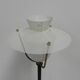 Lampe vintage sur pied avec abat-jour en verre et abat-jour en acier perforé